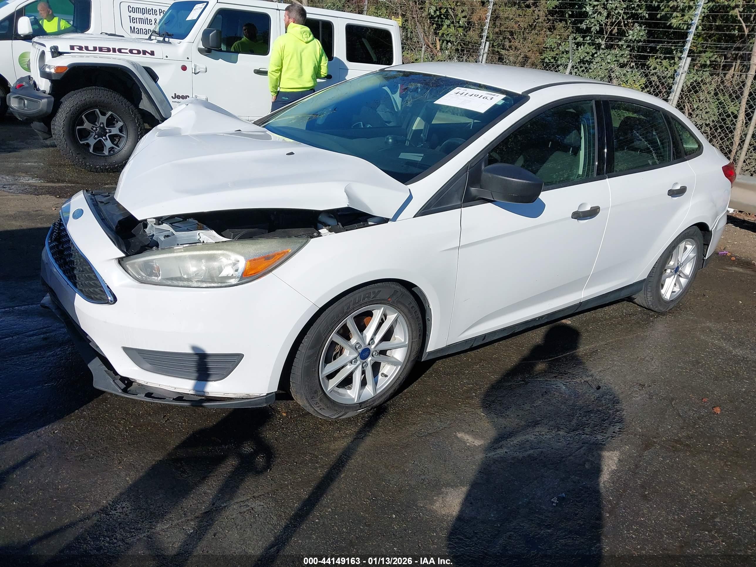 FORD FOCUS image 2