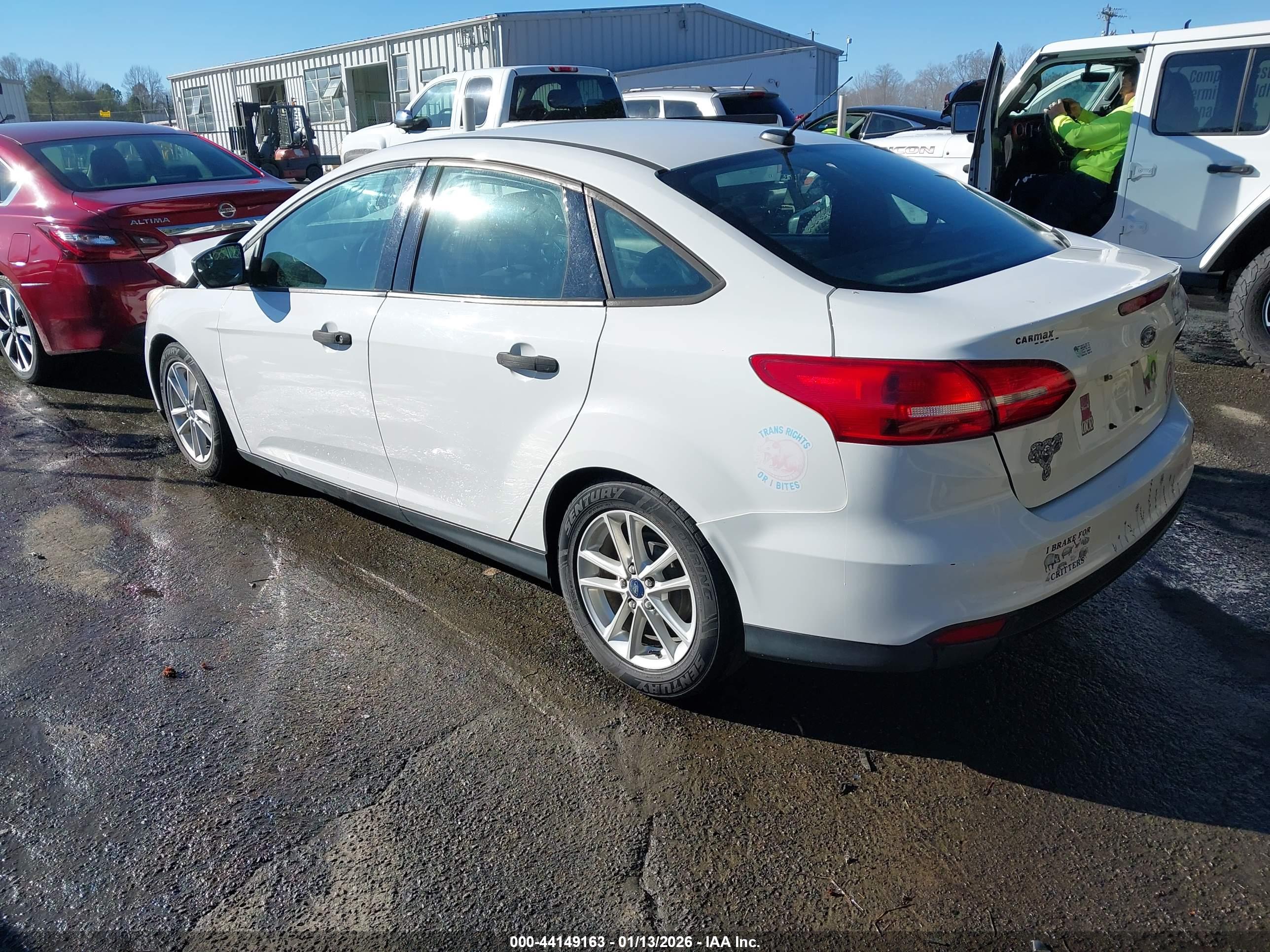 FORD FOCUS image 3