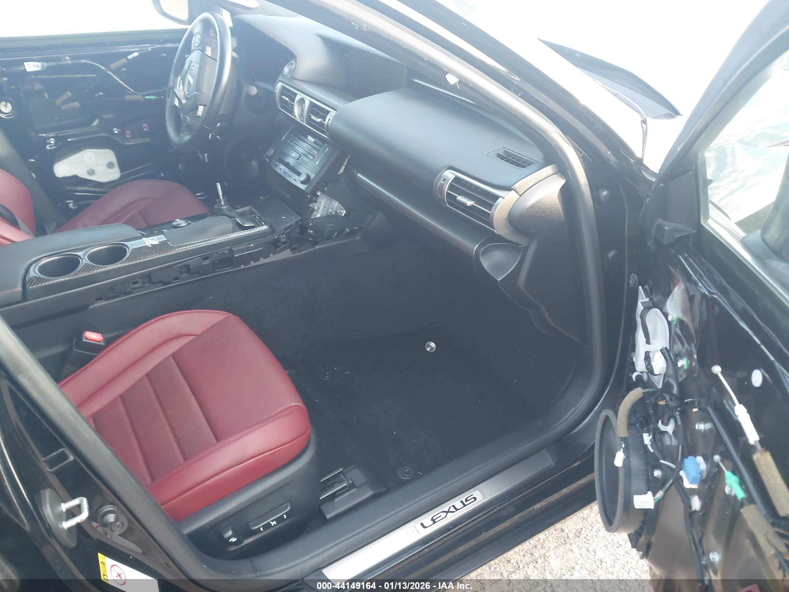 LEXUS IS image 5
