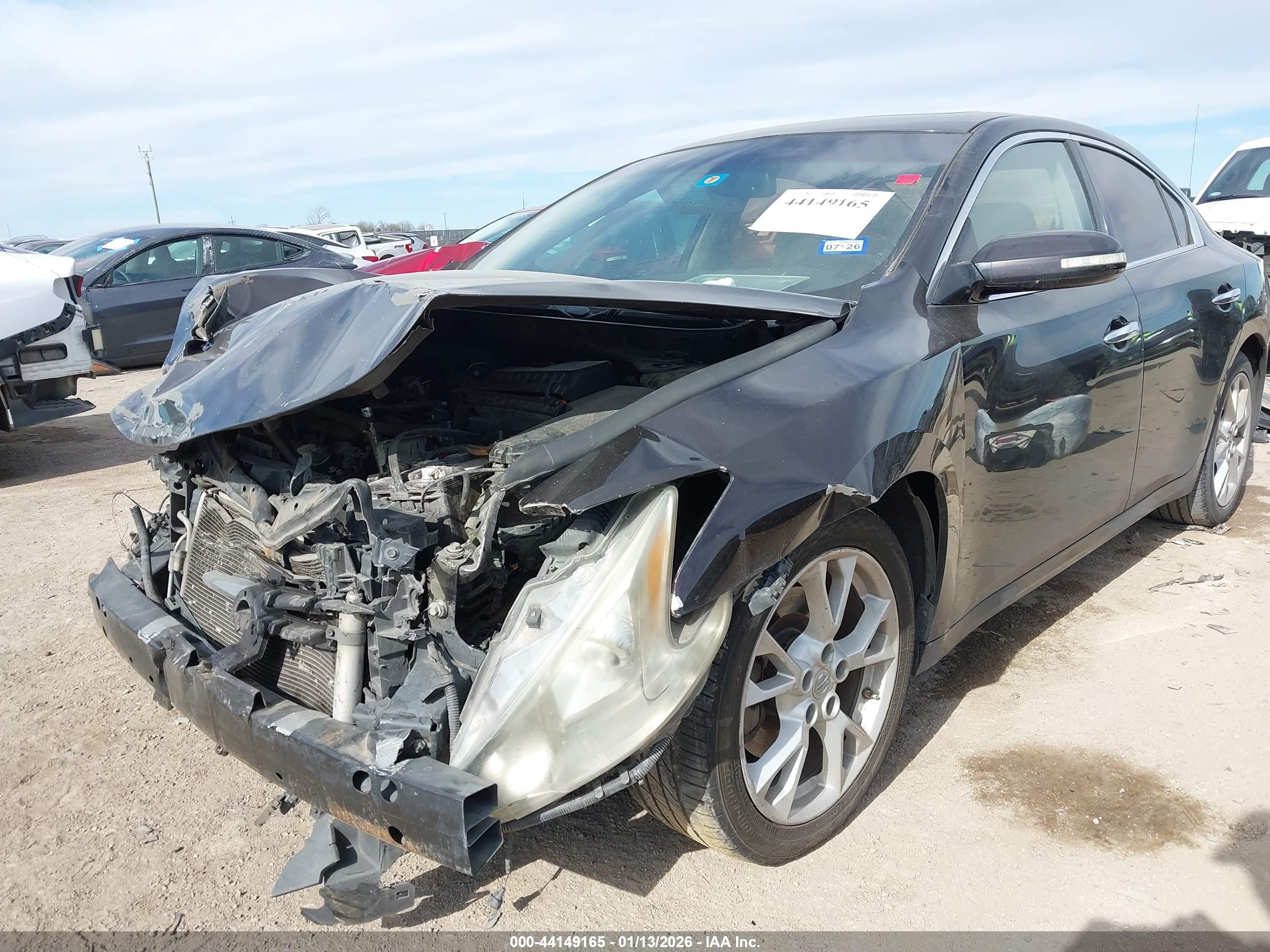 NISSAN MAXIMA image 6