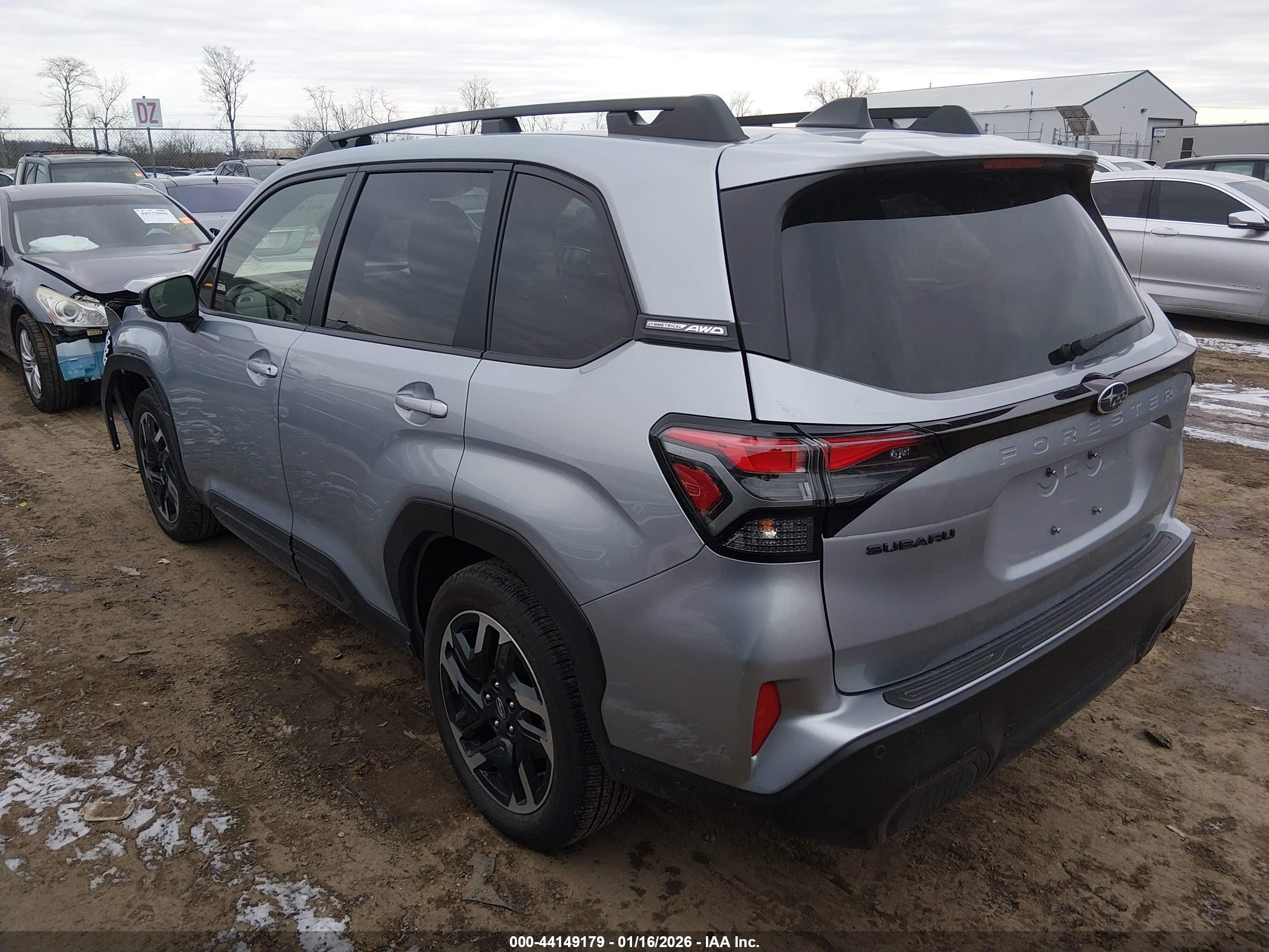 SUBARU FORESTER image 3