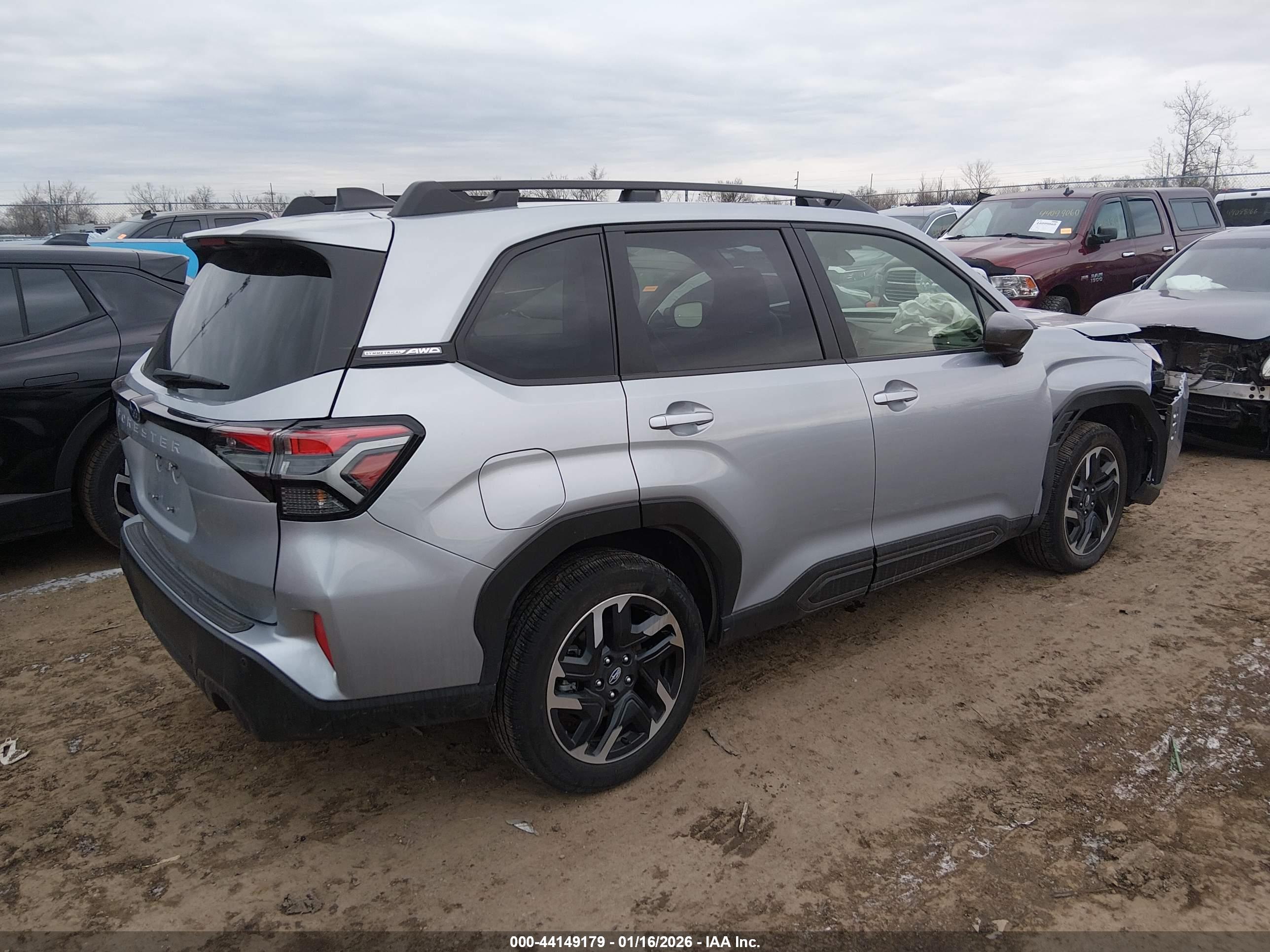 SUBARU FORESTER image 4