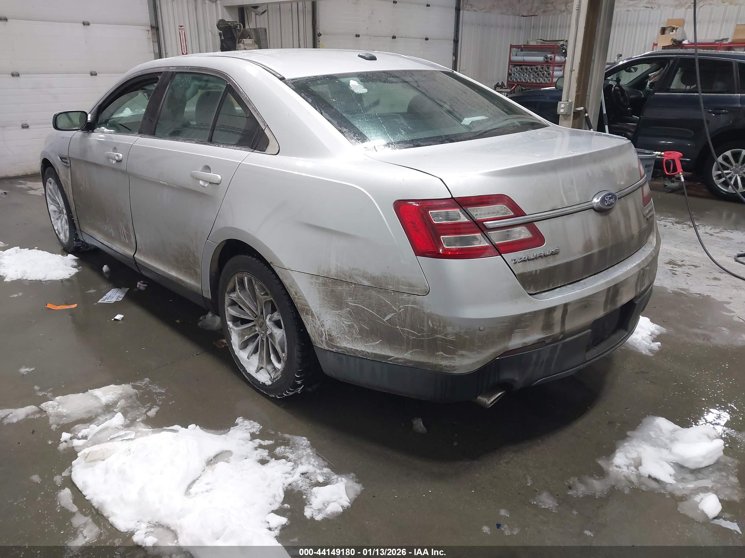 FORD TAURUS image 3