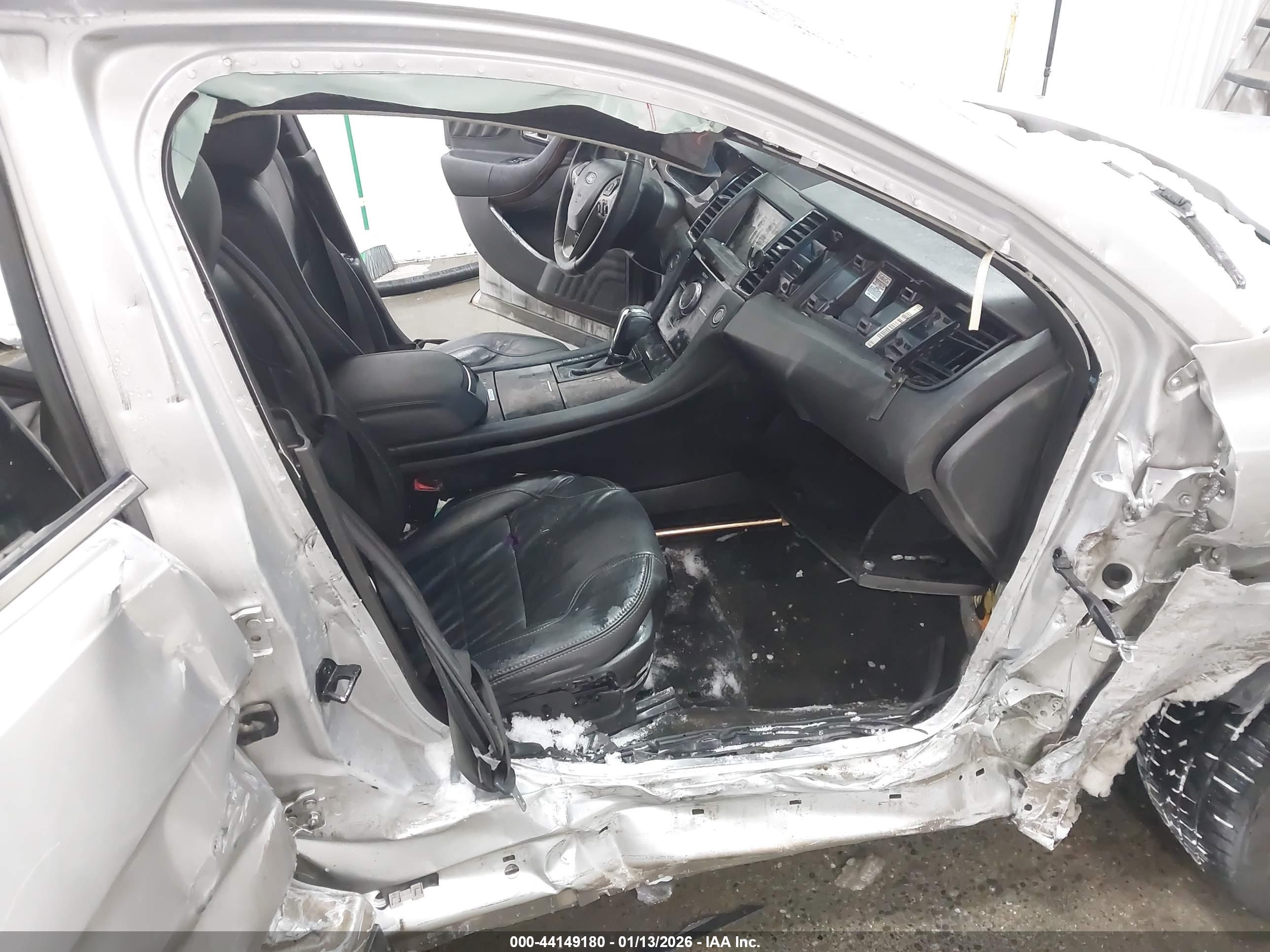 FORD TAURUS image 5