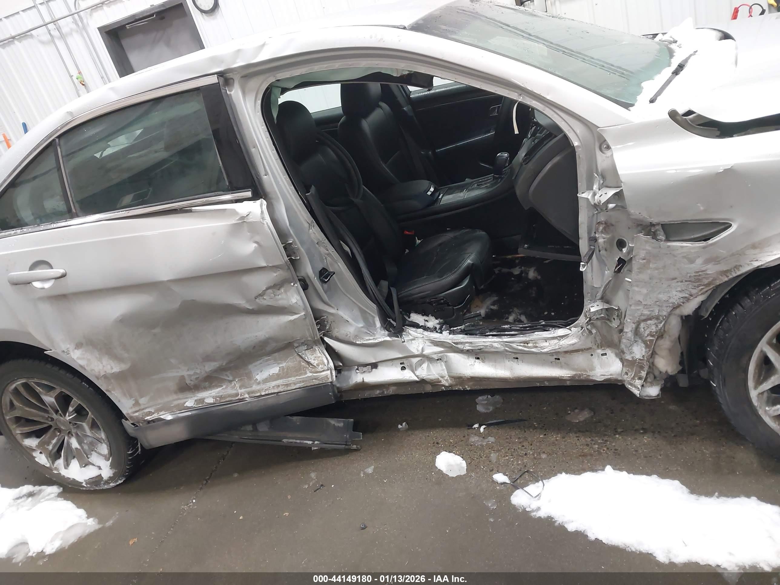 FORD TAURUS image 6