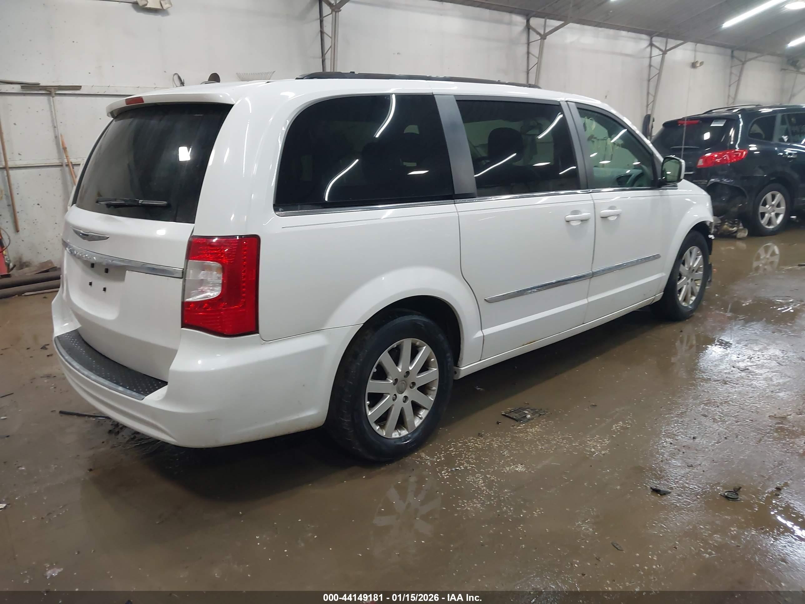 CHRYSLER TOWN image 4