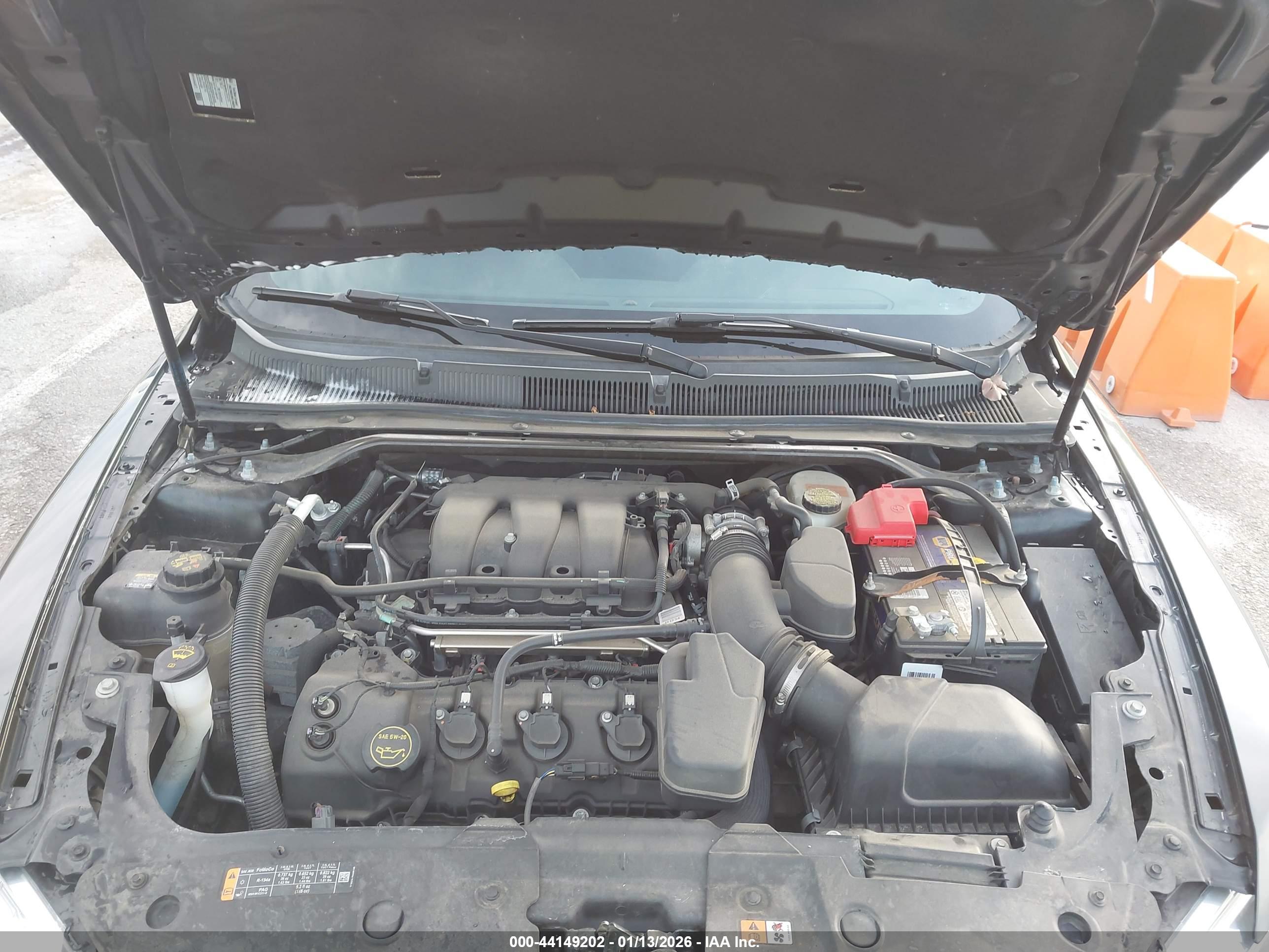 FORD TAURUS image 10