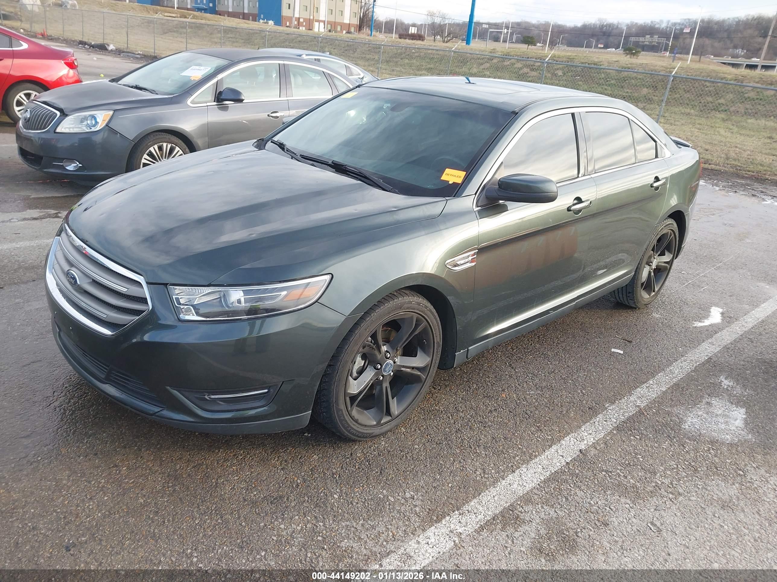 FORD TAURUS image 2