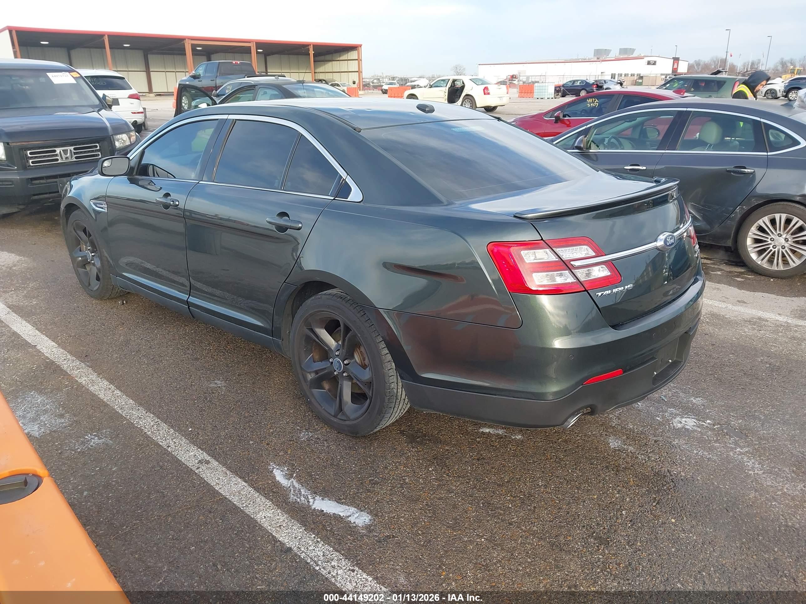 FORD TAURUS image 3