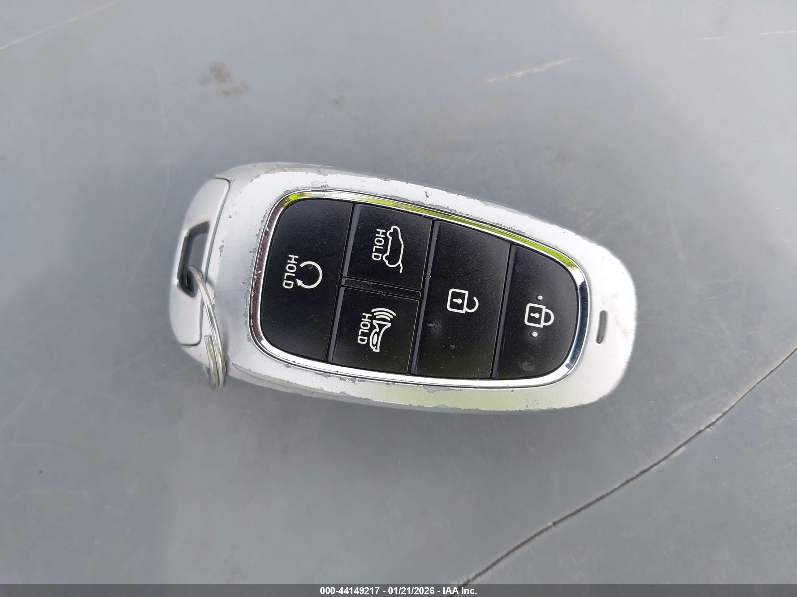 HYUNDAI SANTA image 11