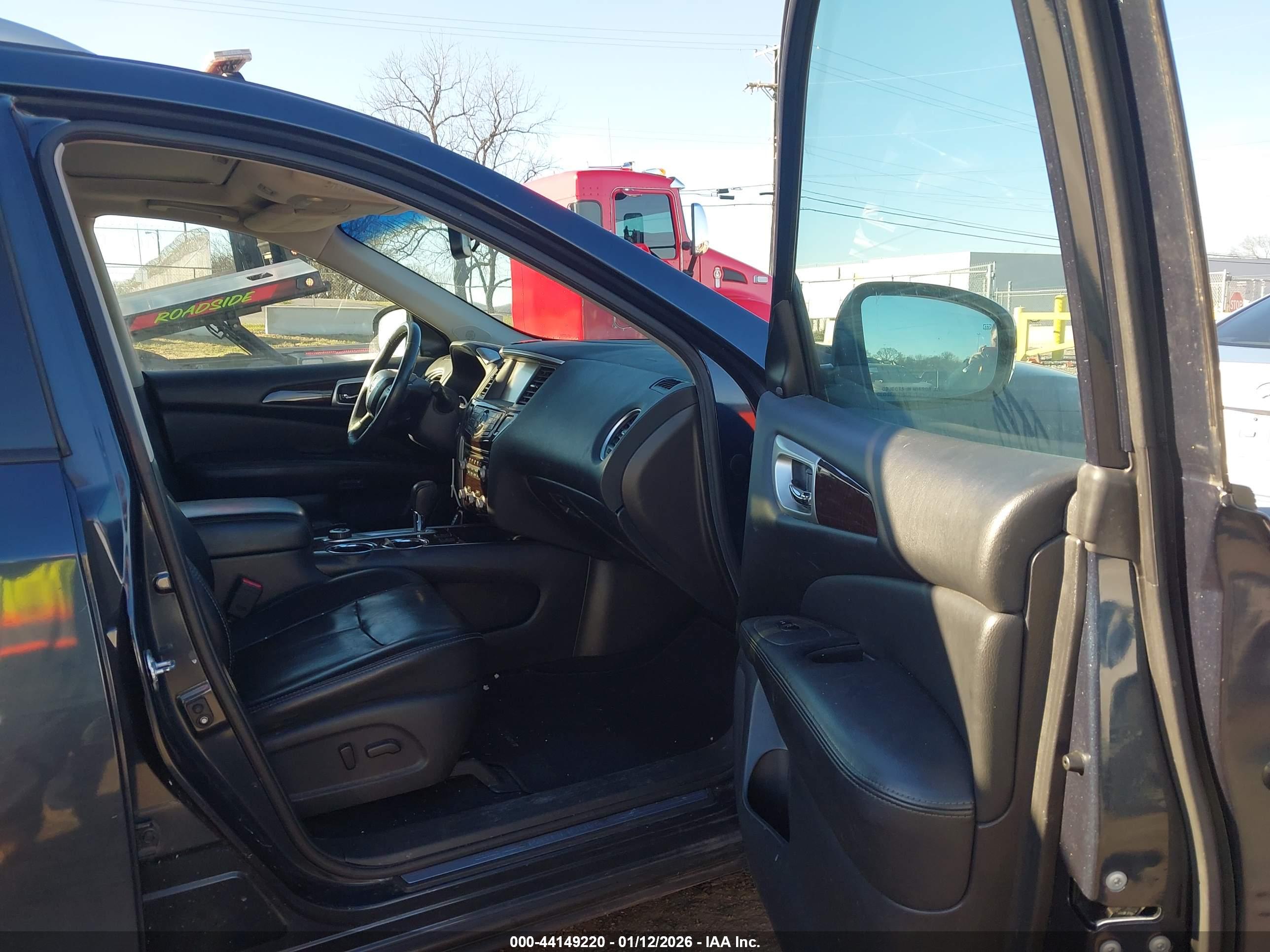 NISSAN PATHFINDER image 5