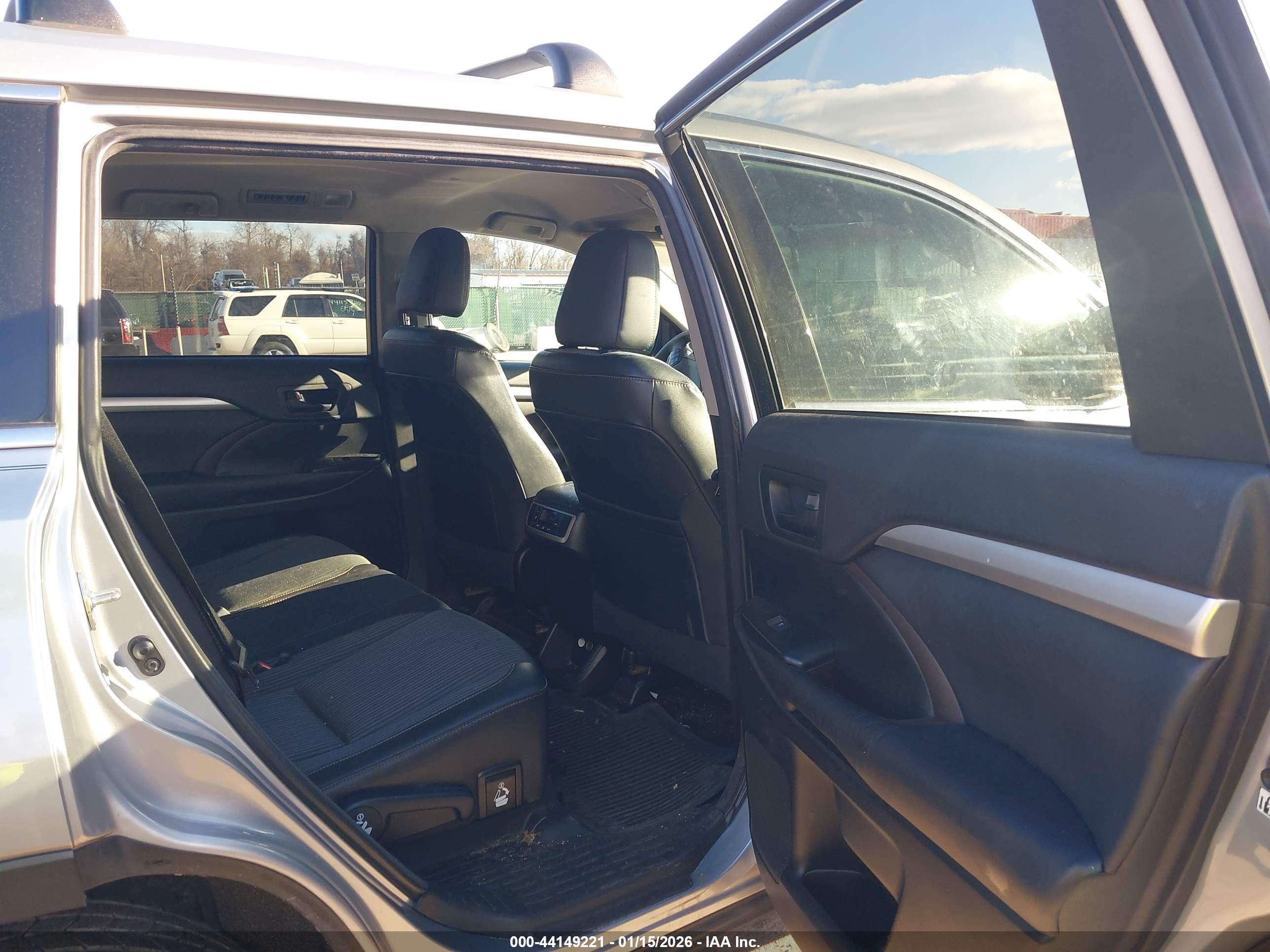 TOYOTA HIGHLANDER image 8