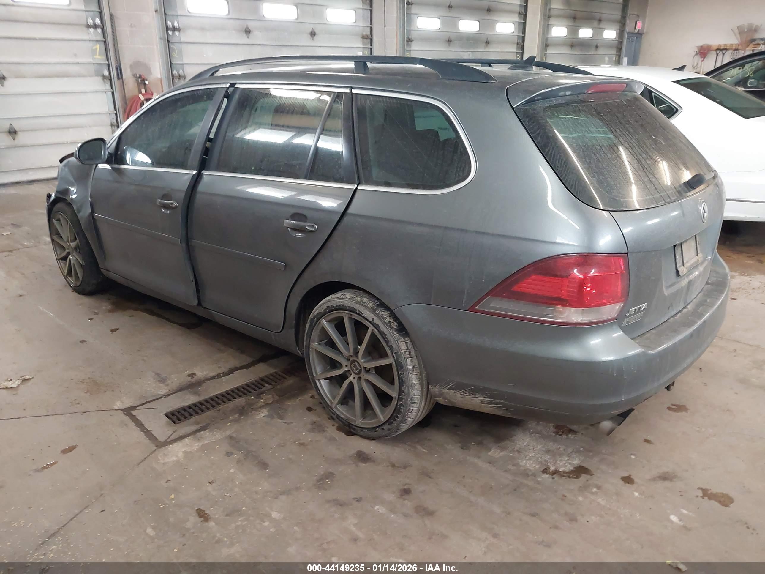 VOLKSWAGEN JETTA image 3