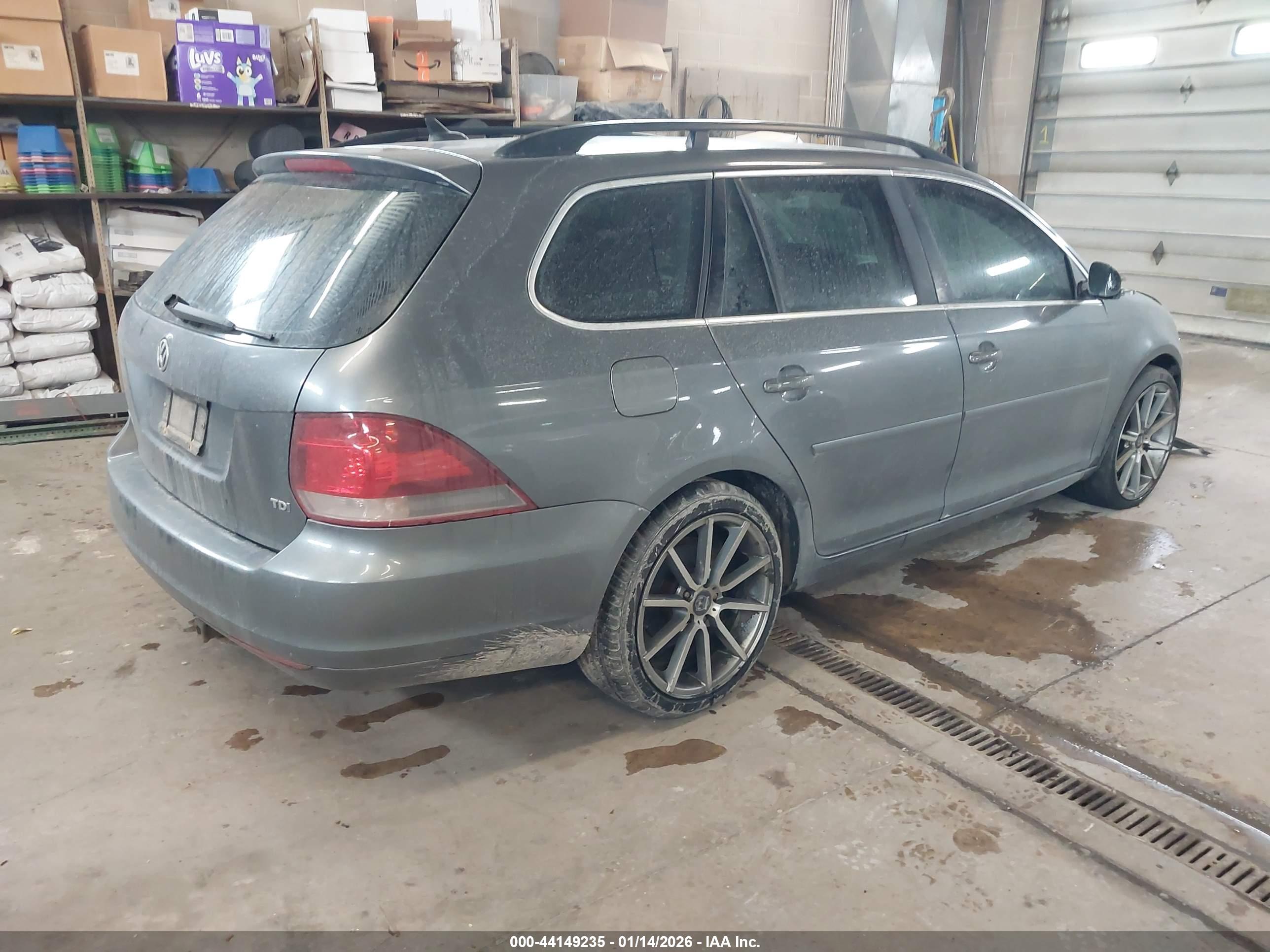 VOLKSWAGEN JETTA image 4
