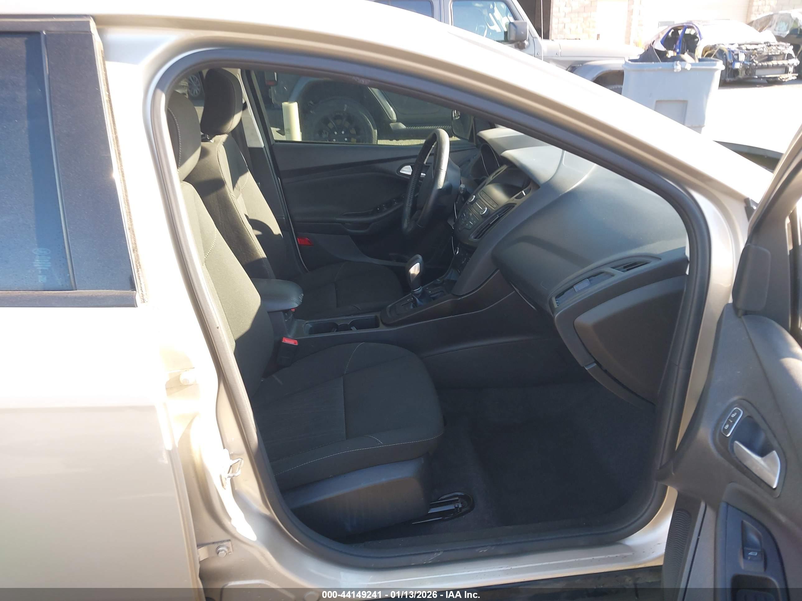 FORD FOCUS image 5