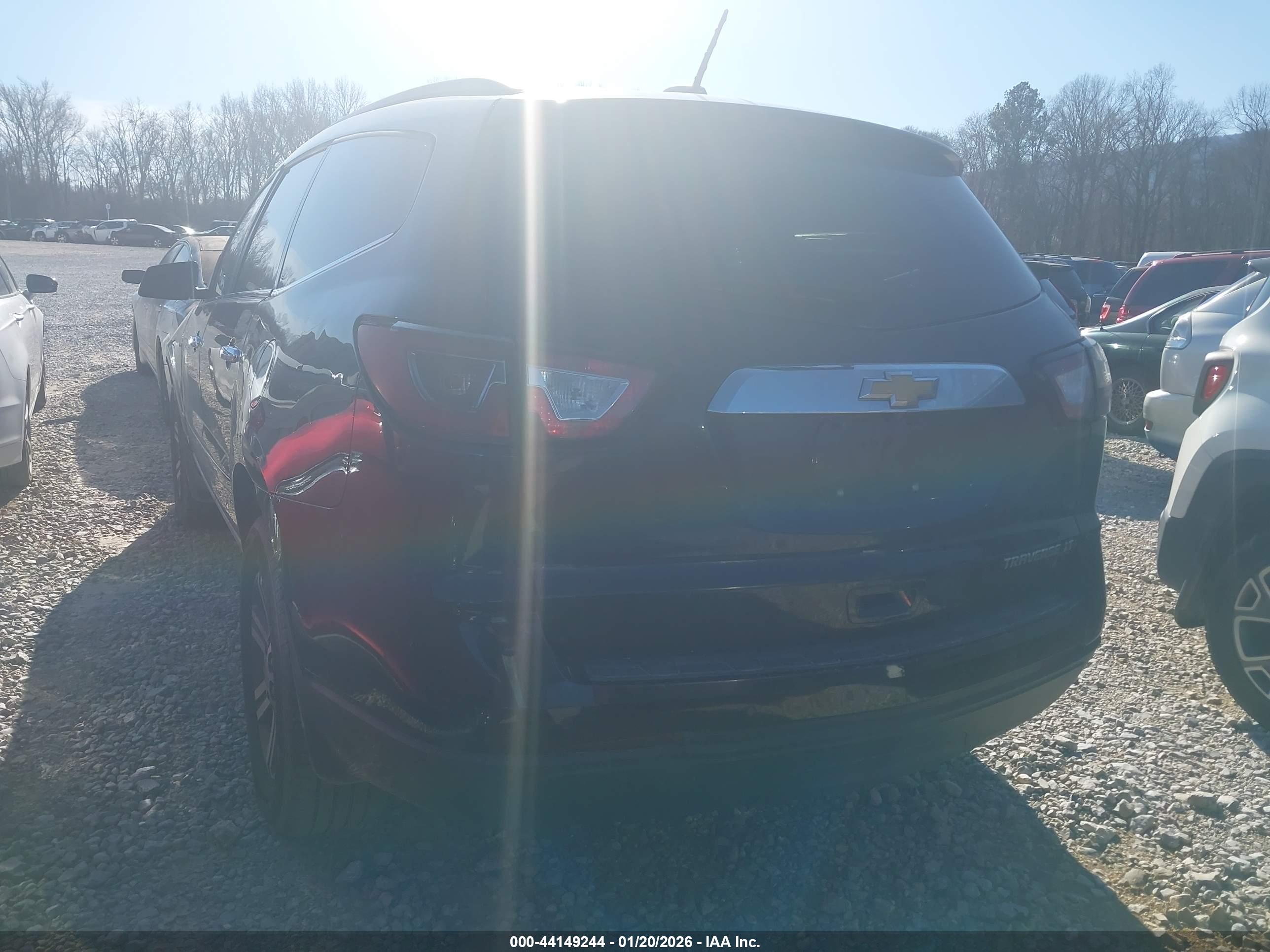 CHEVROLET TRAVERSE image 3