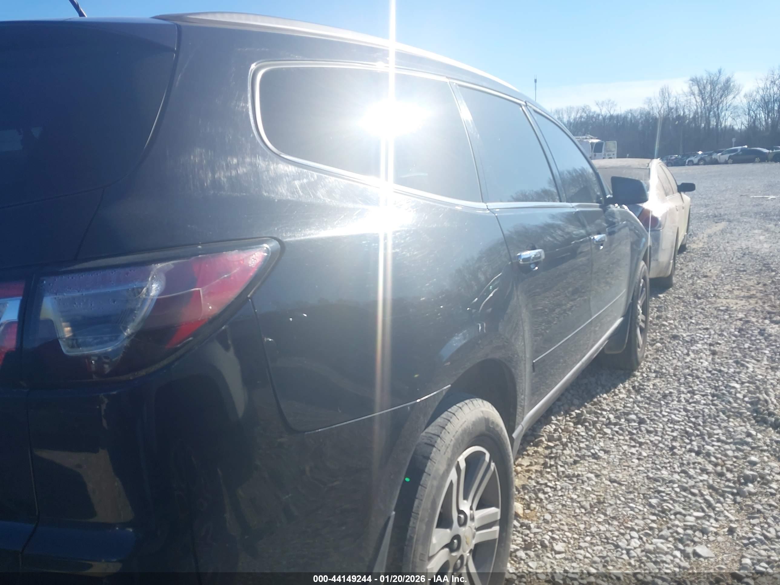 CHEVROLET TRAVERSE image 4