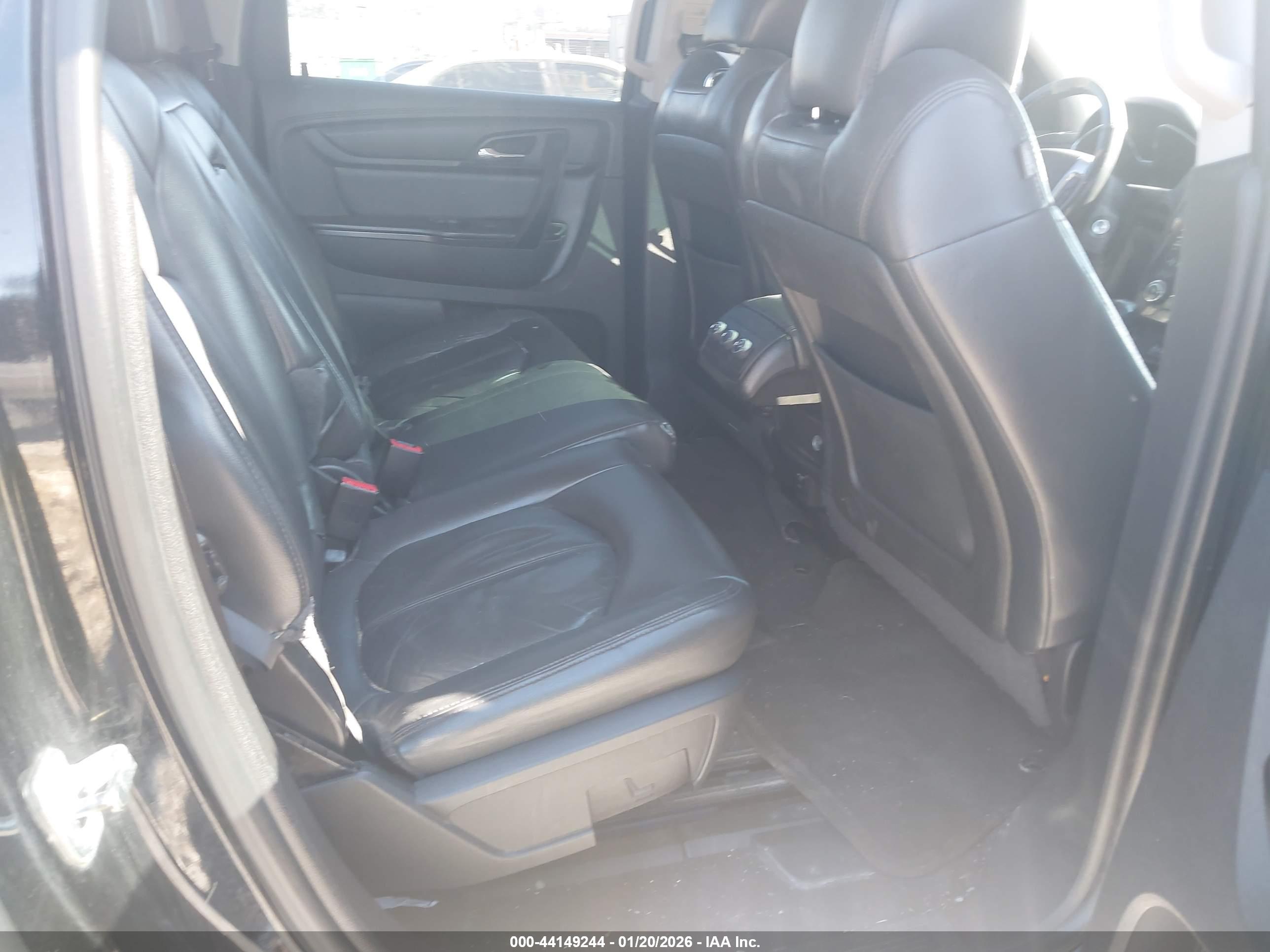CHEVROLET TRAVERSE image 8