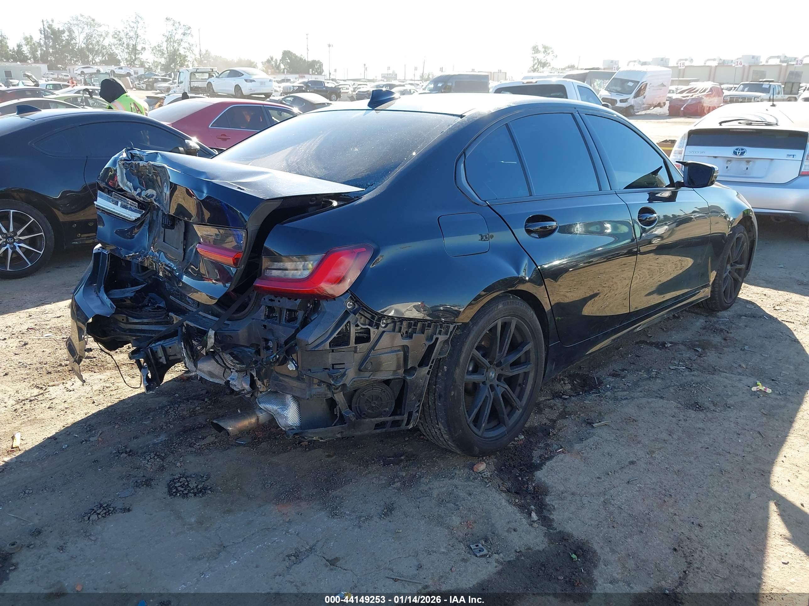 BMW 330I image 4