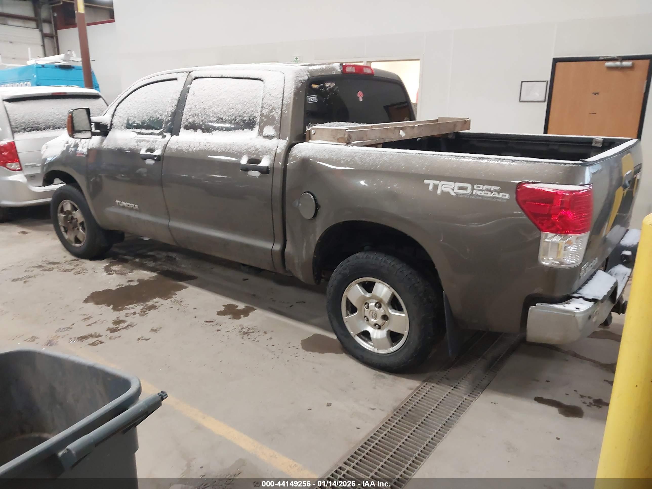 TOYOTA TUNDRA image 3