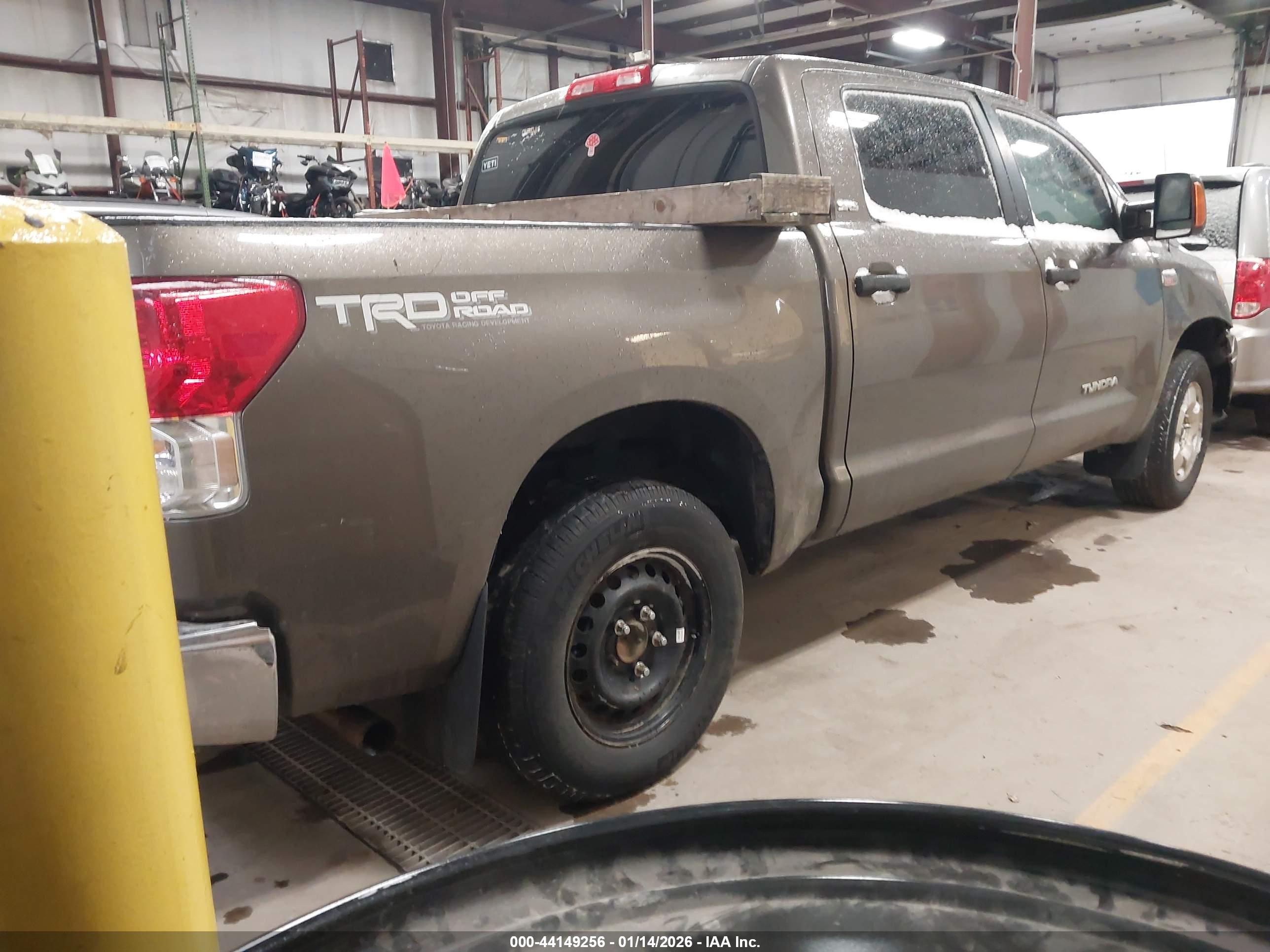 TOYOTA TUNDRA image 4