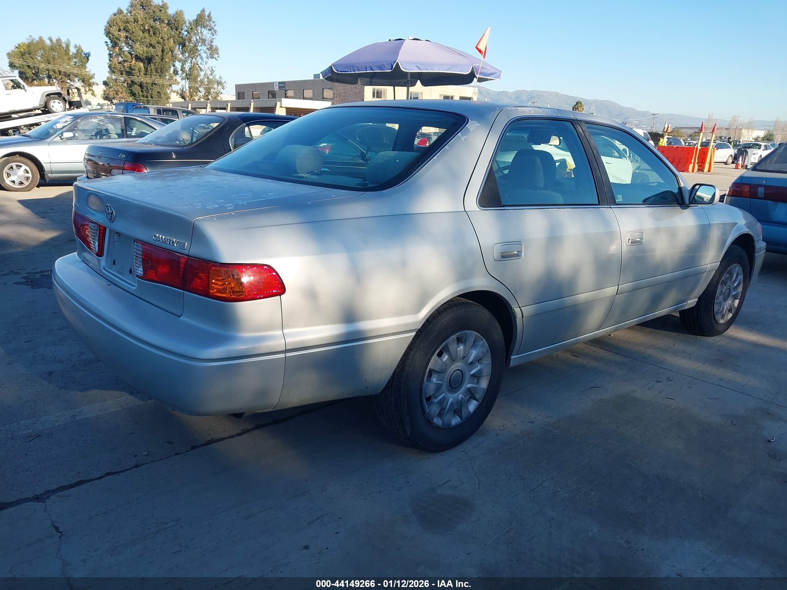 TOYOTA CAMRY image 4
