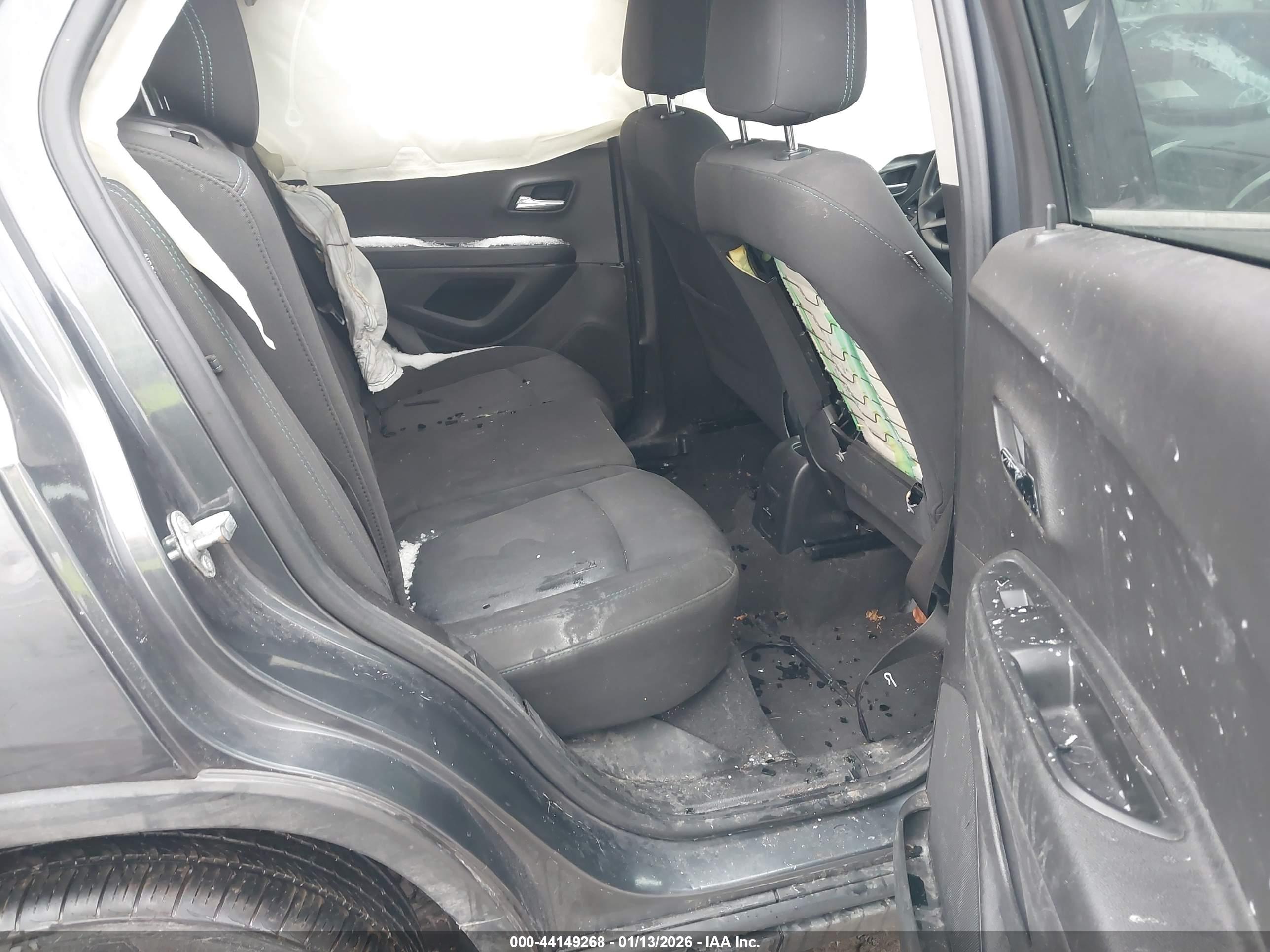 CHEVROLET TRAX image 8