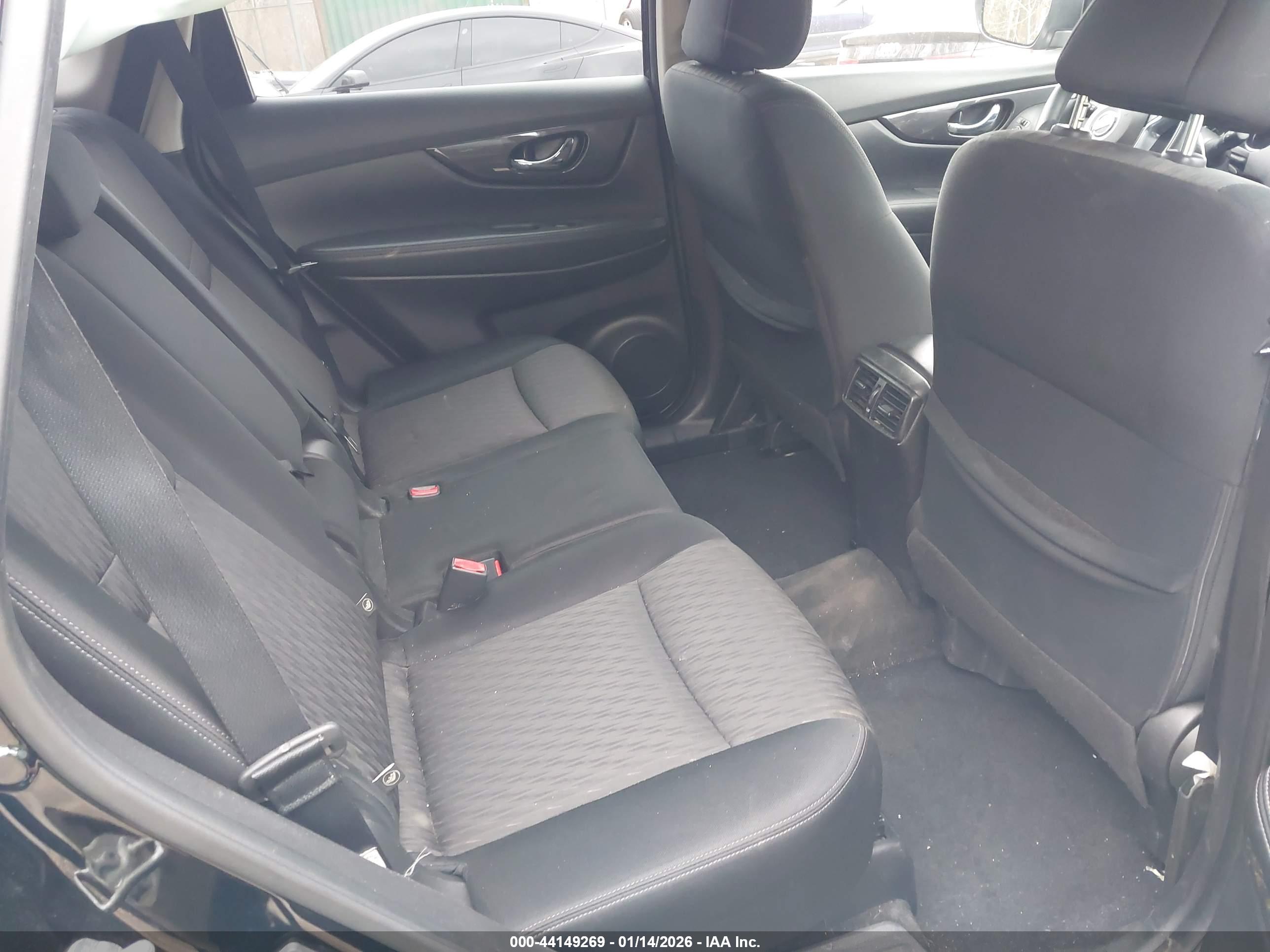 NISSAN ROGUE image 8
