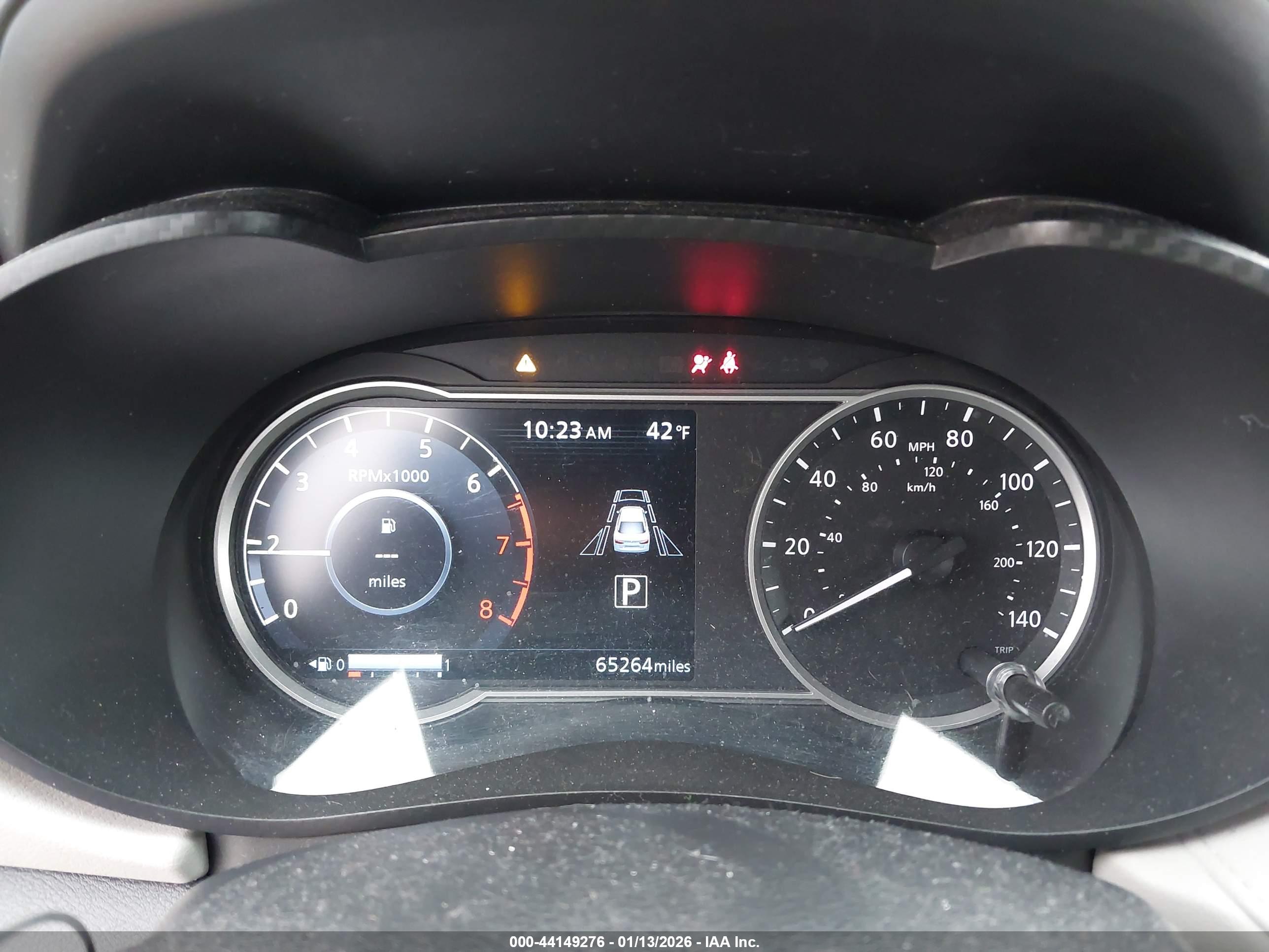 NISSAN VERSA image 7