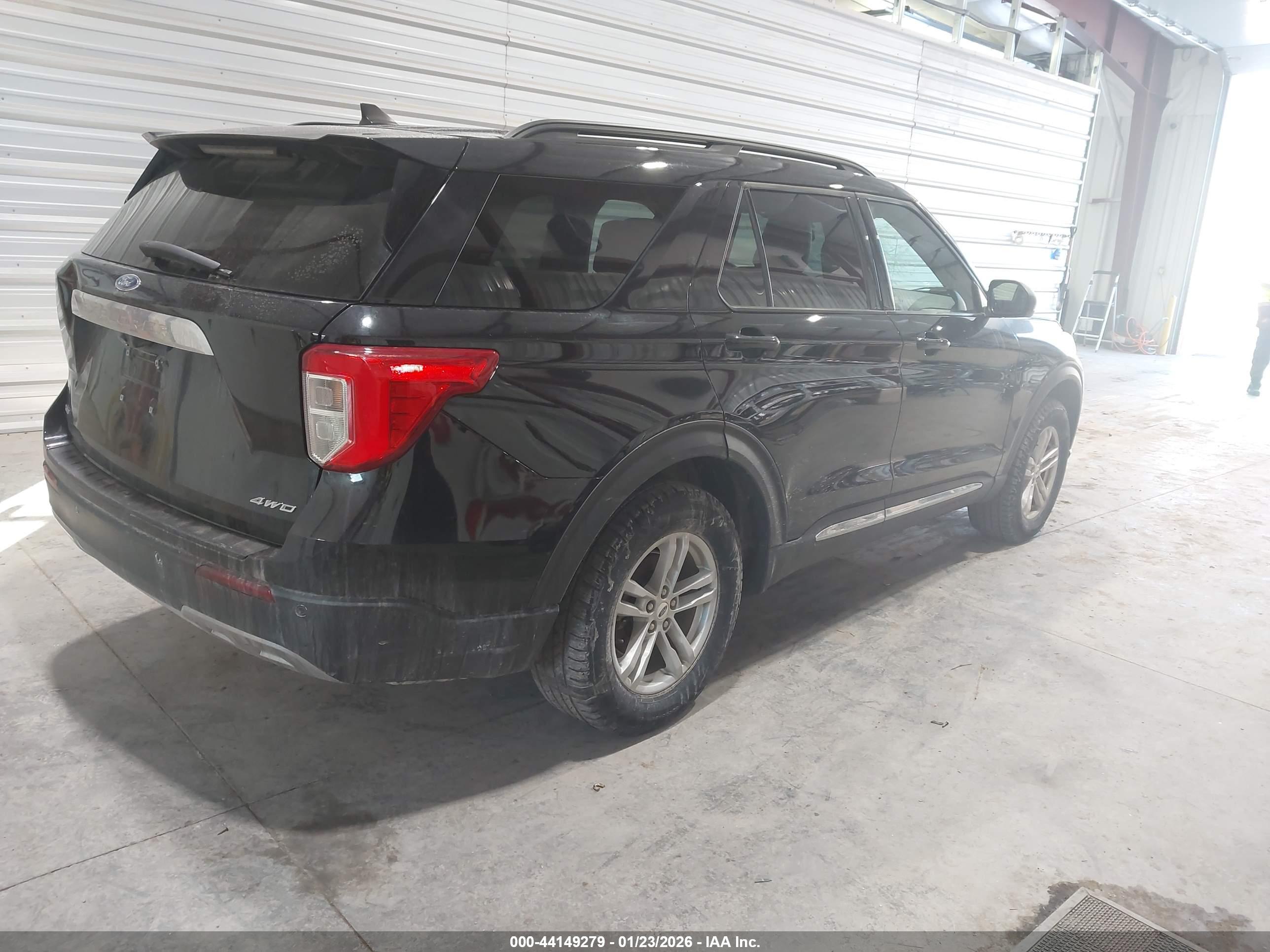 FORD EXPLORER image 4