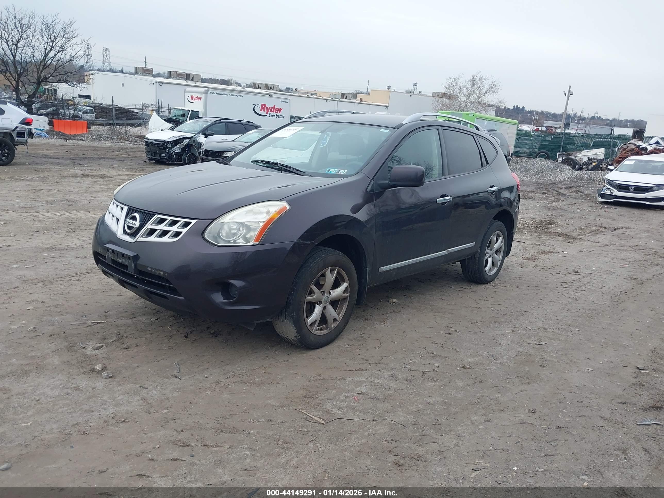 NISSAN ROGUE image 2
