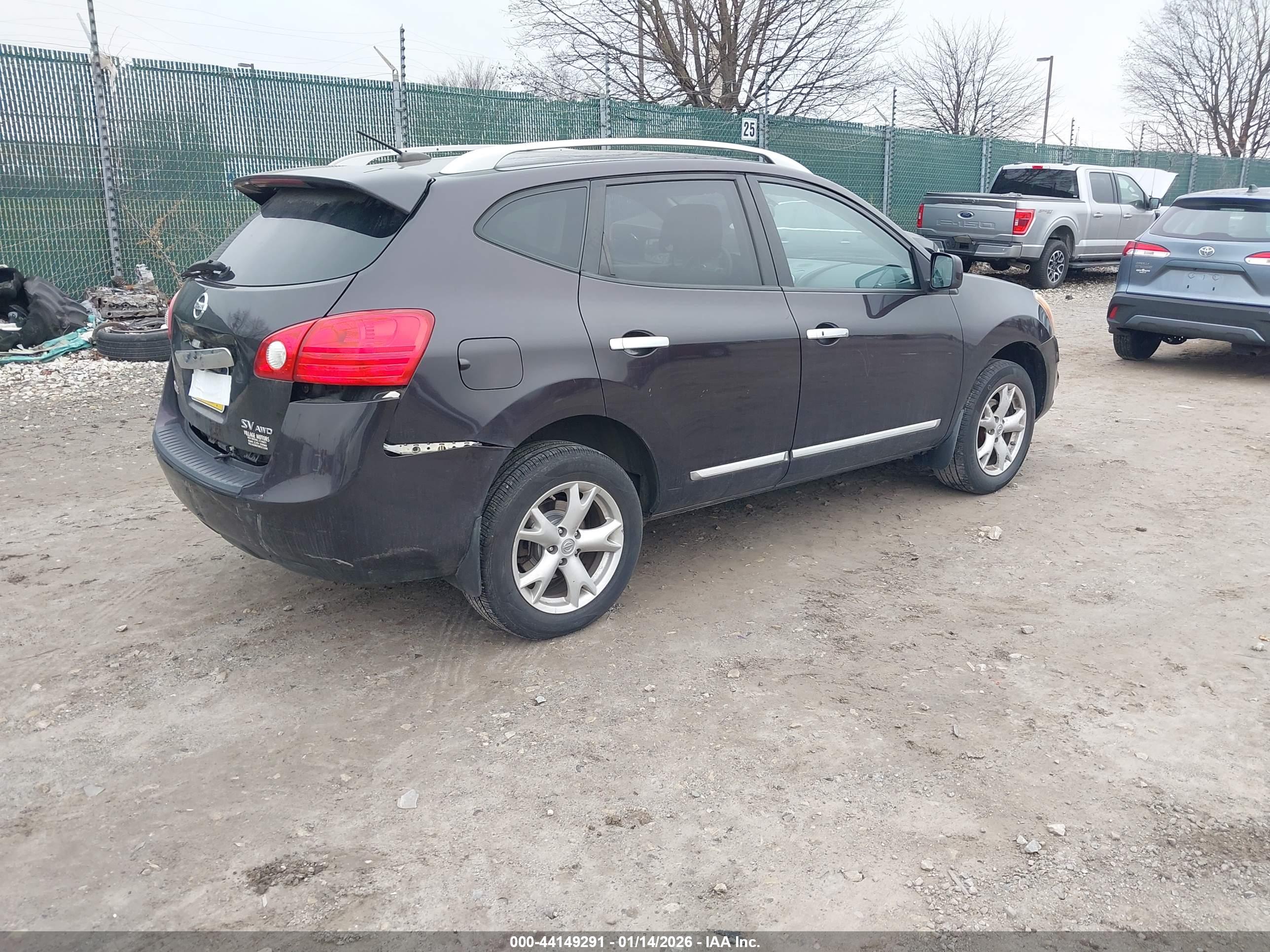 NISSAN ROGUE image 4