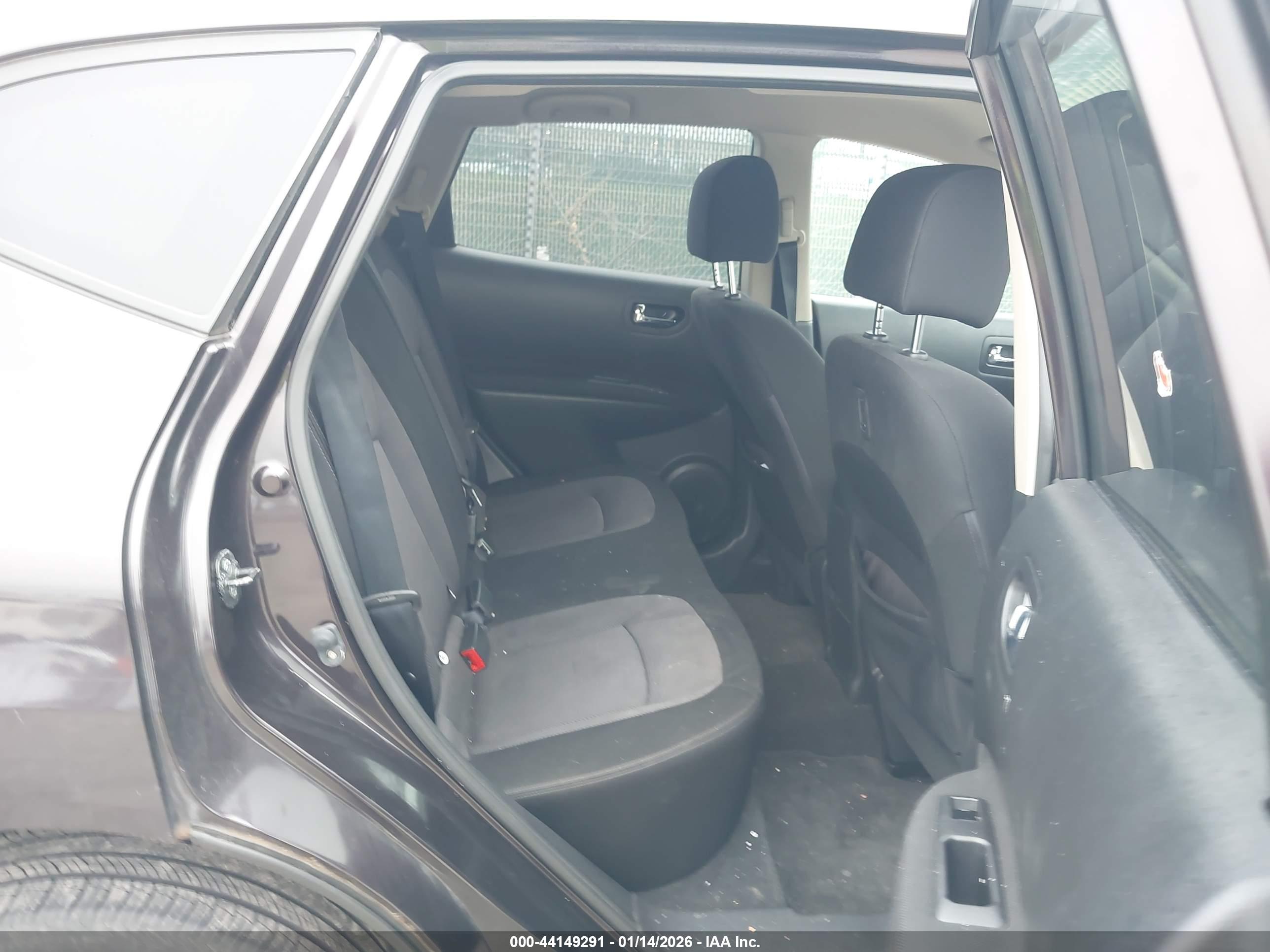 NISSAN ROGUE image 8