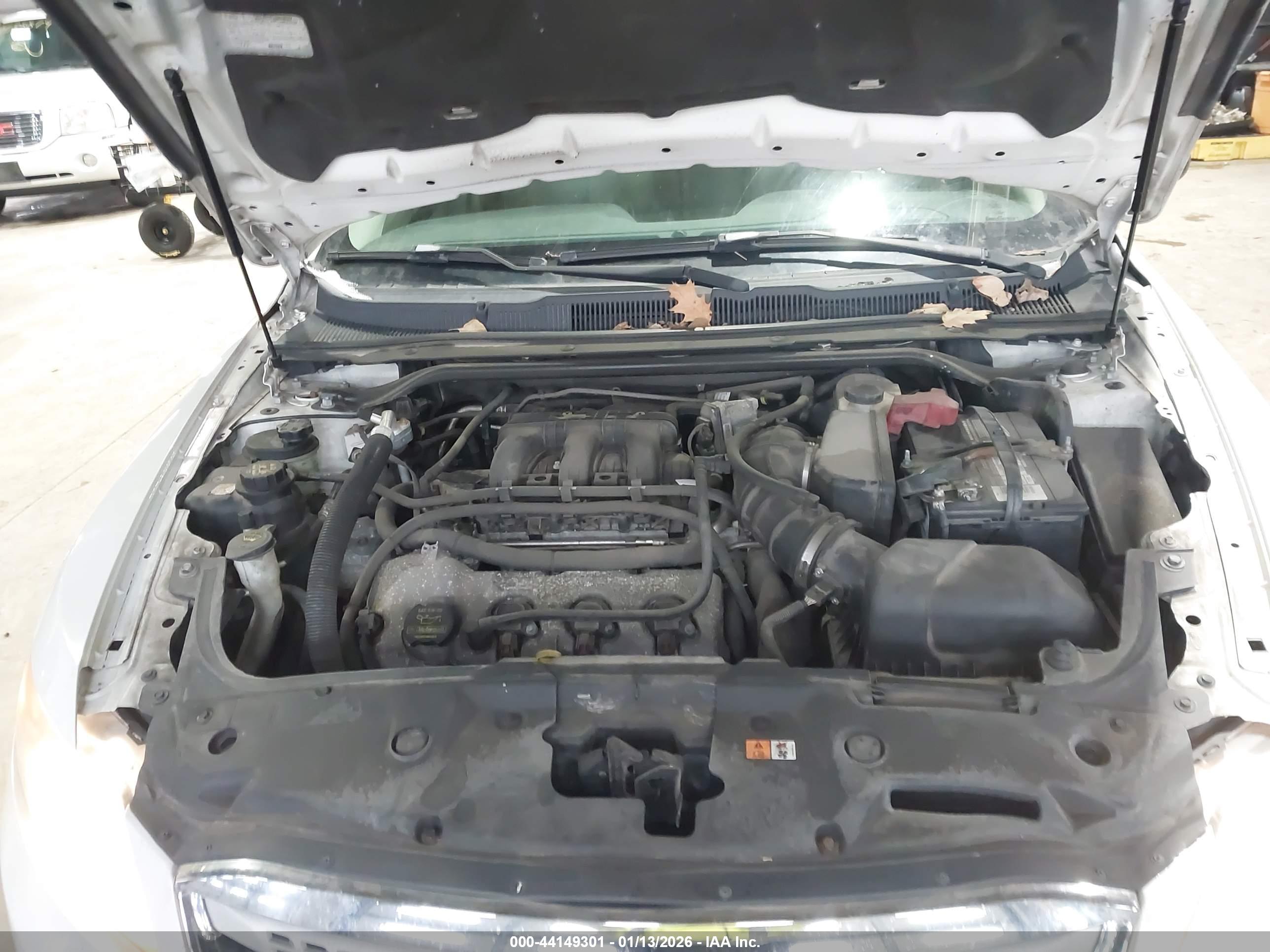 FORD TAURUS image 10