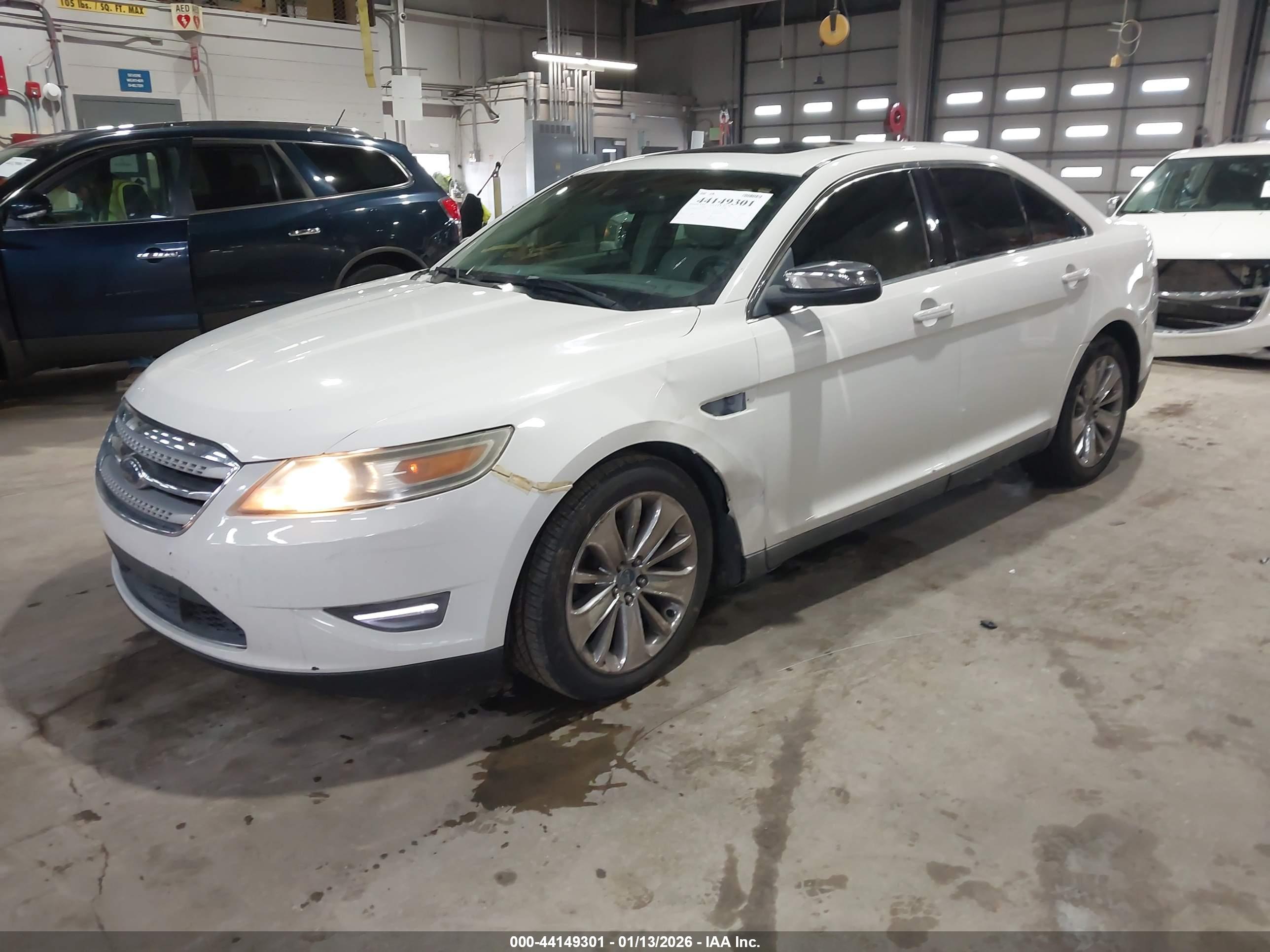 FORD TAURUS image 2