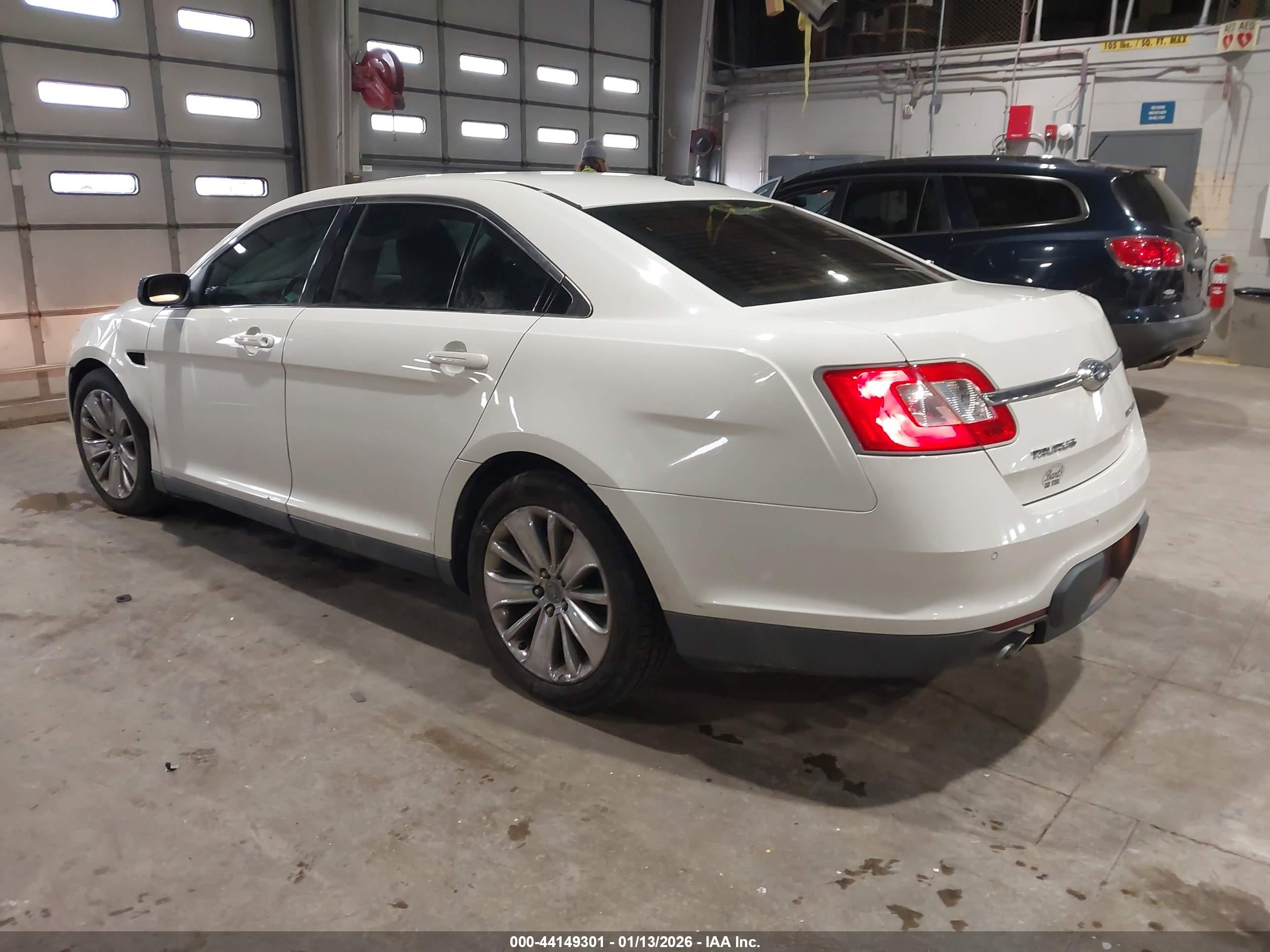 FORD TAURUS image 3