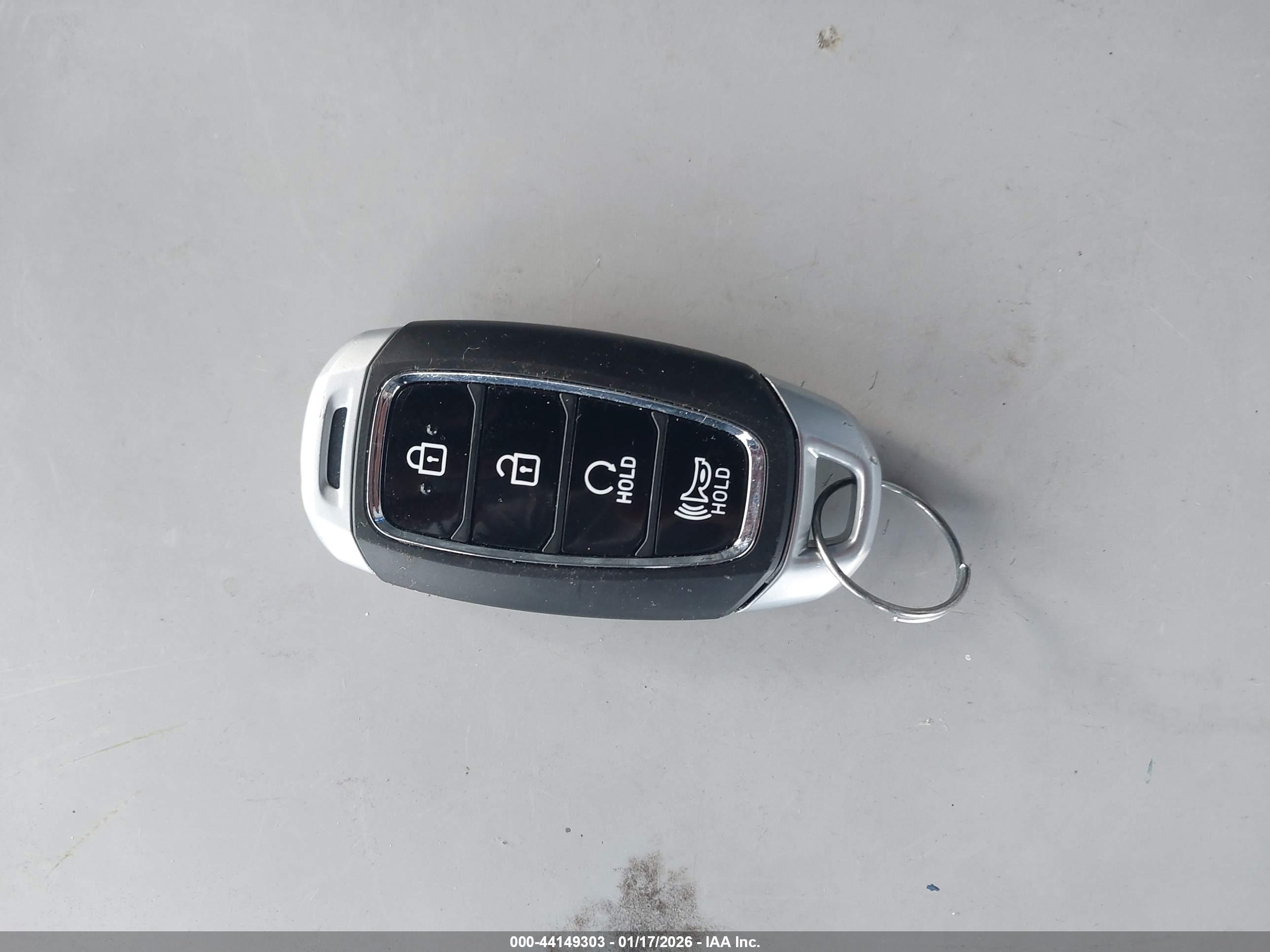 HYUNDAI VENUE image 11