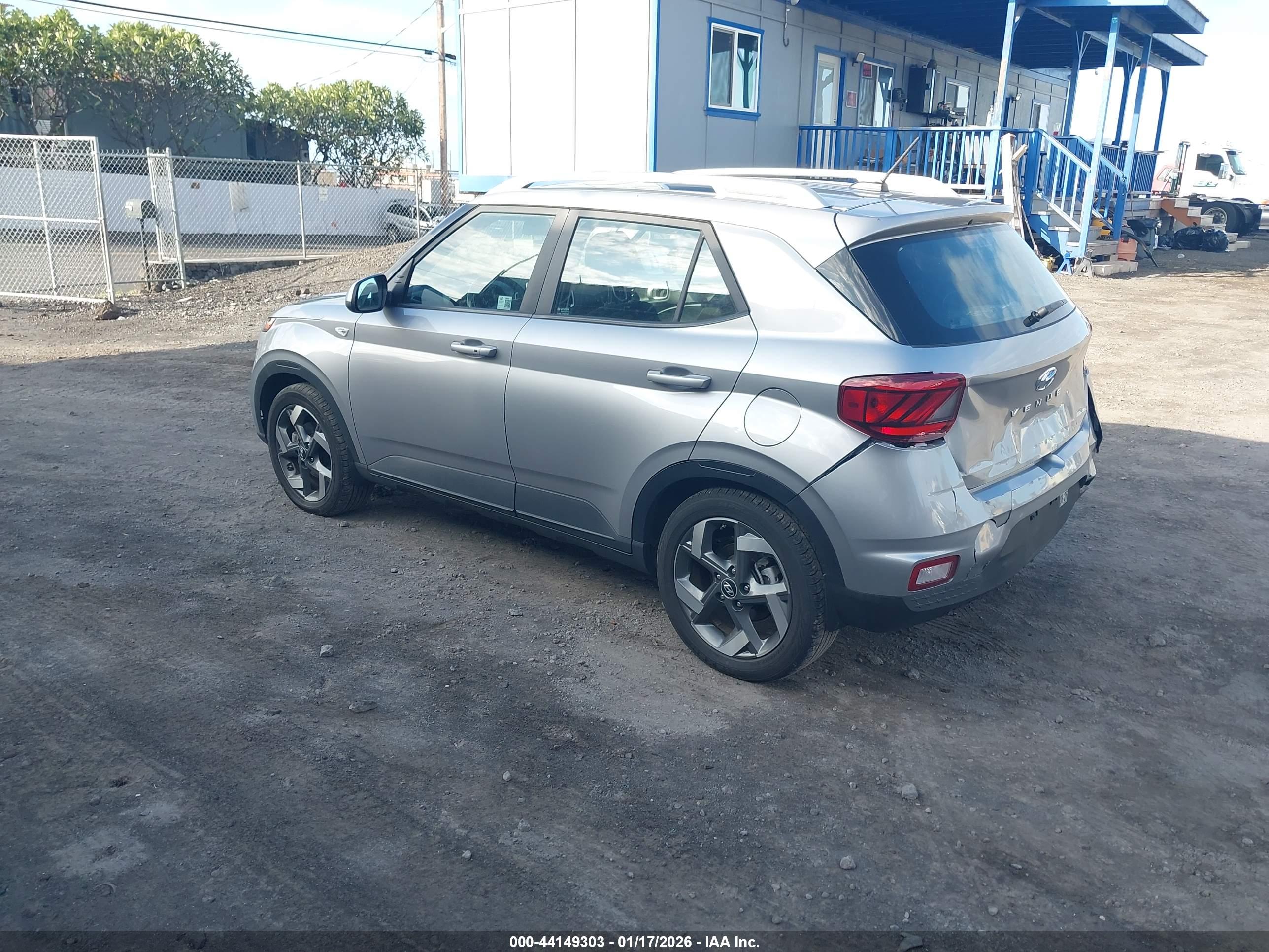 HYUNDAI VENUE image 3