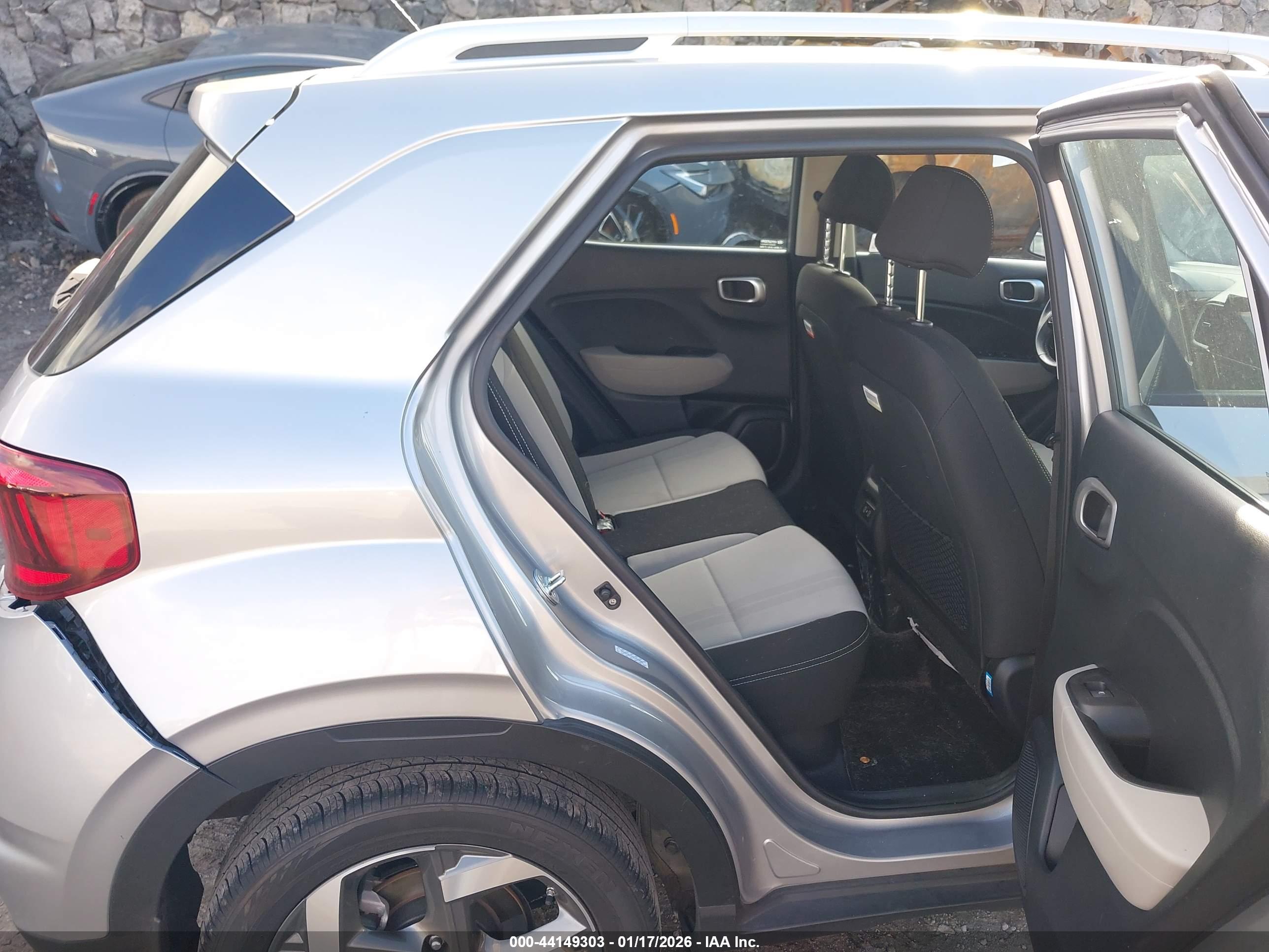 HYUNDAI VENUE image 8