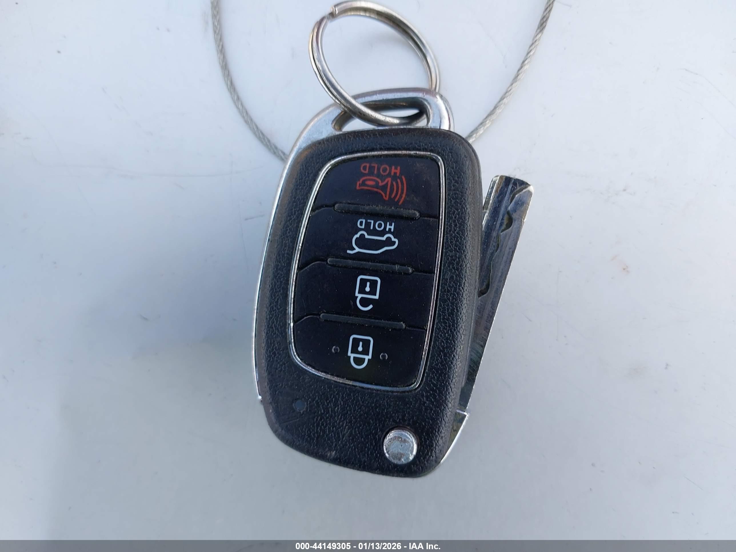 HYUNDAI SANTA image 11