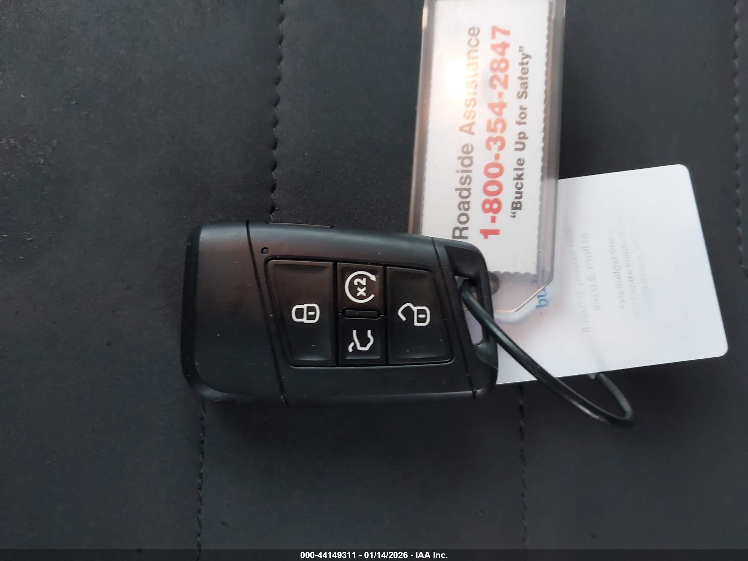 VOLKSWAGEN TAOS image 11