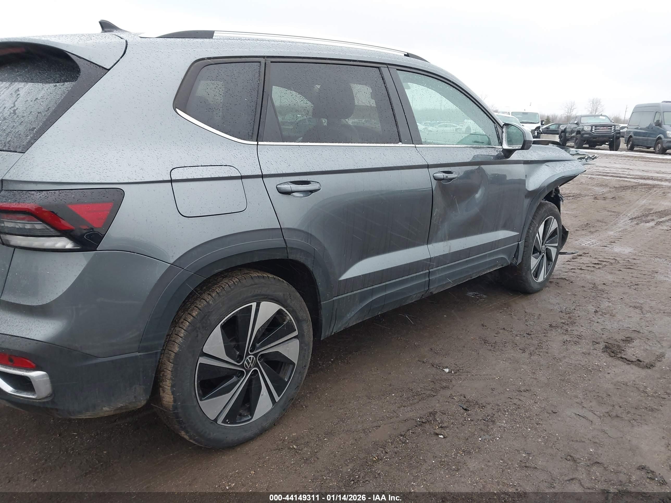 VOLKSWAGEN TAOS image 4