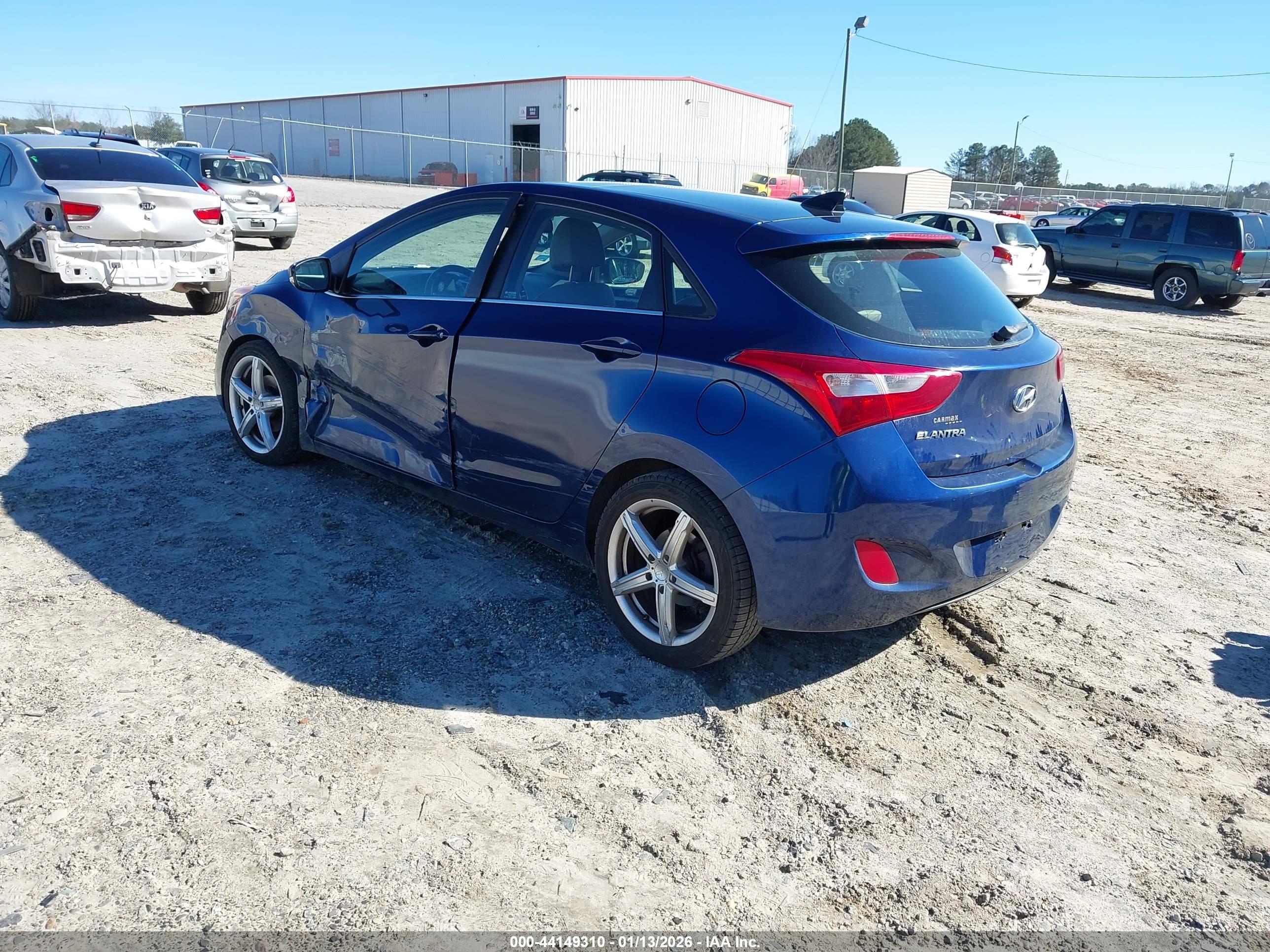 HYUNDAI ELANTRA image 3
