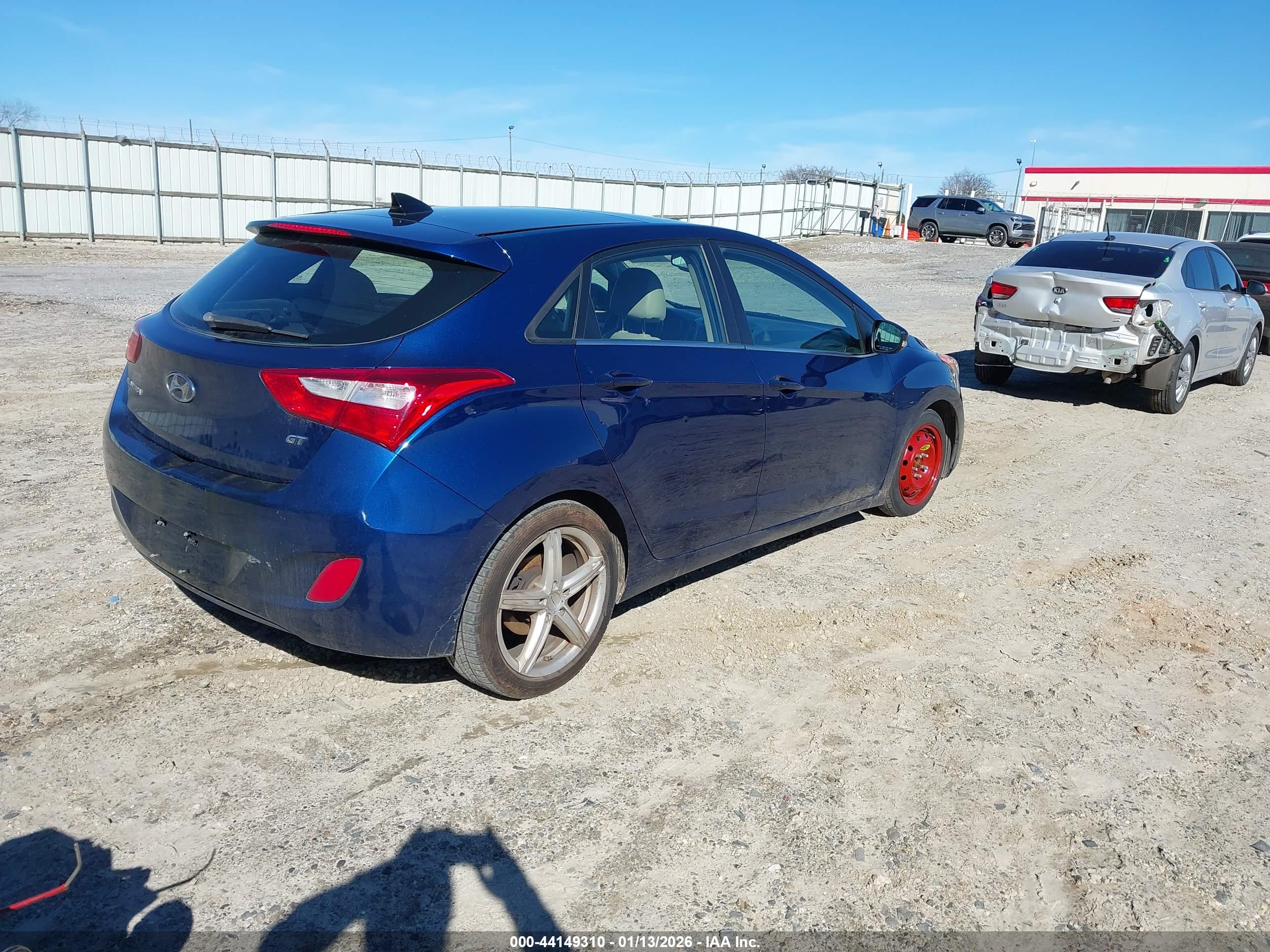 HYUNDAI ELANTRA image 4