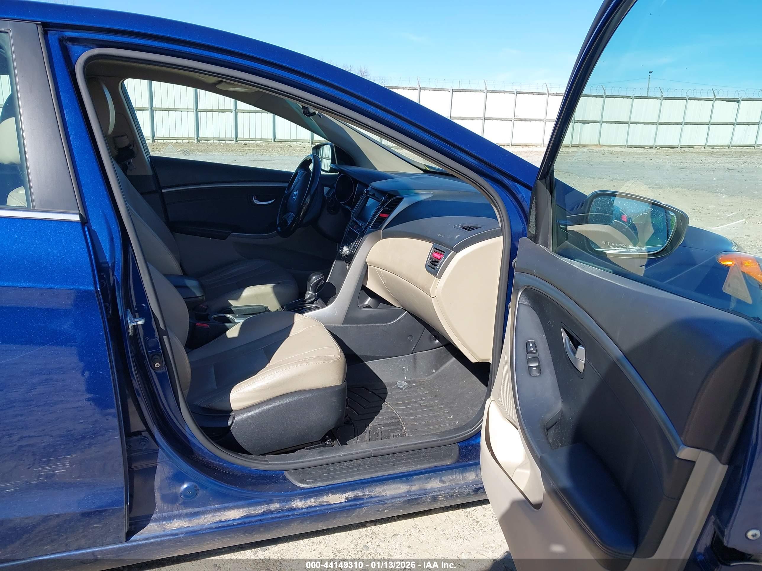 HYUNDAI ELANTRA image 5