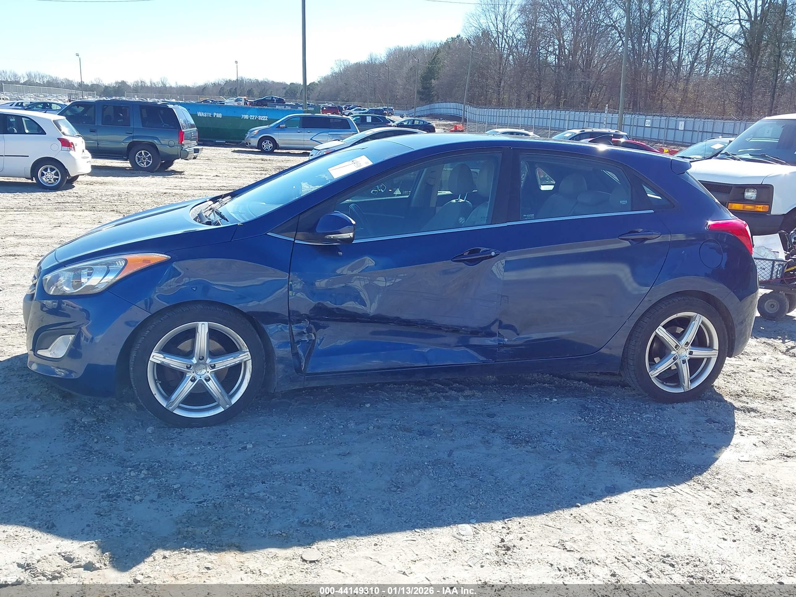 HYUNDAI ELANTRA image 6