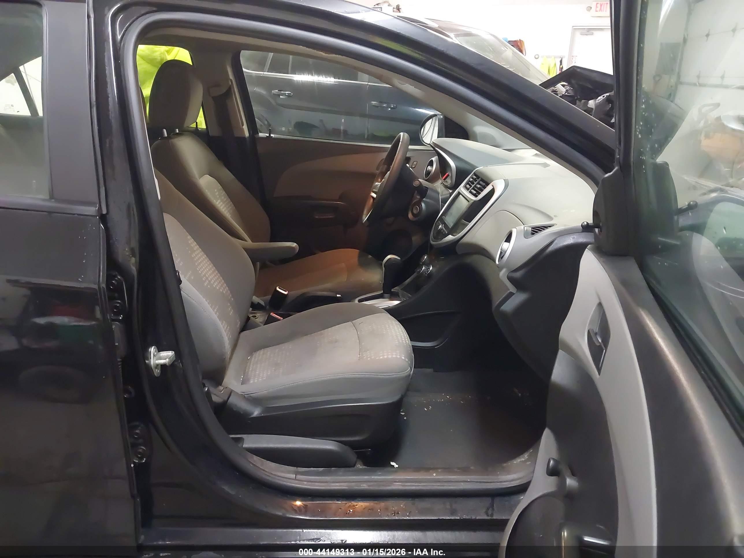 CHEVROLET SONIC image 5