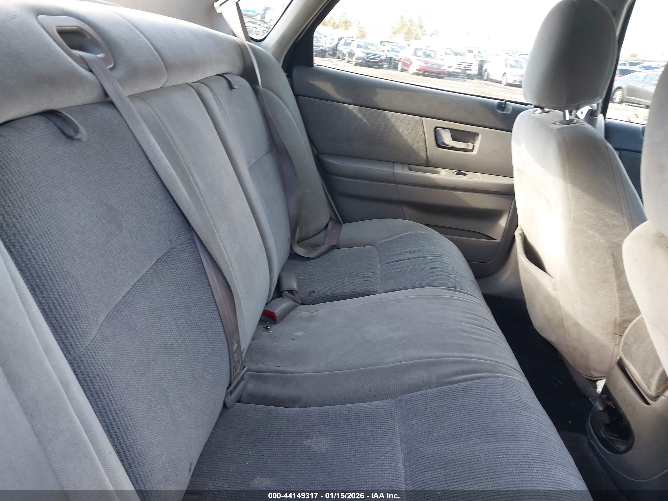 FORD TAURUS image 8