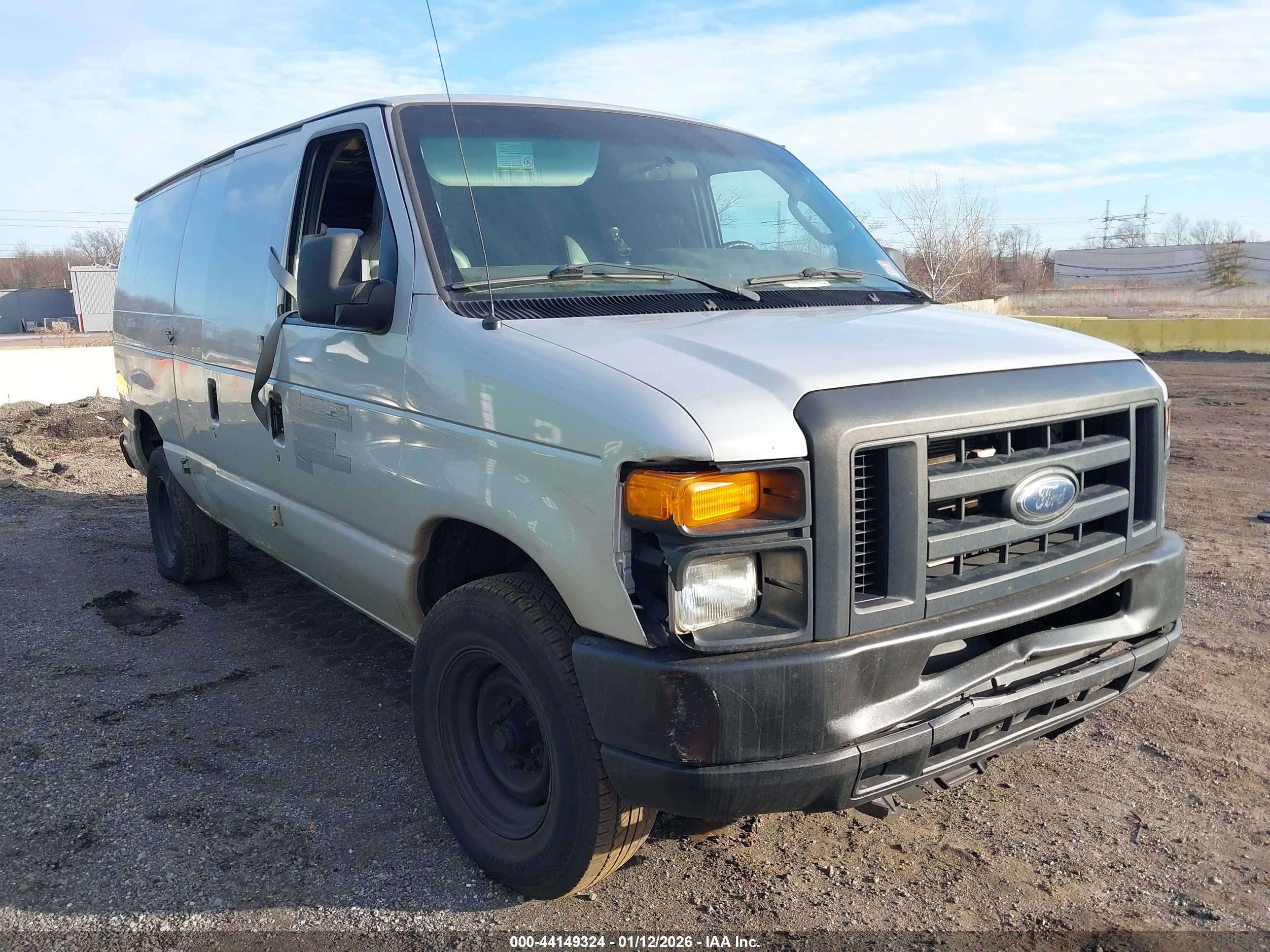 FORD E-250 image 6