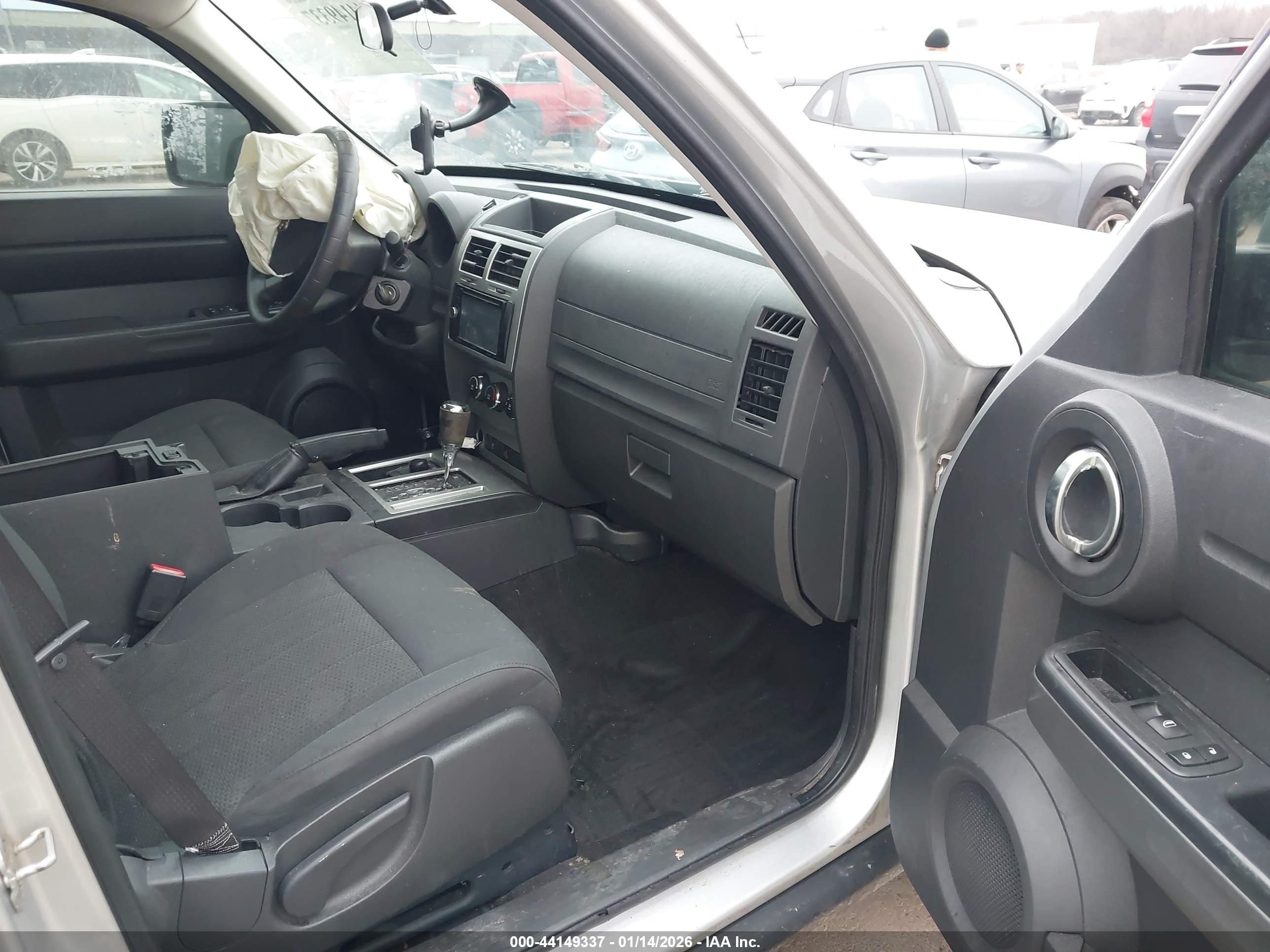 DODGE NITRO image 5